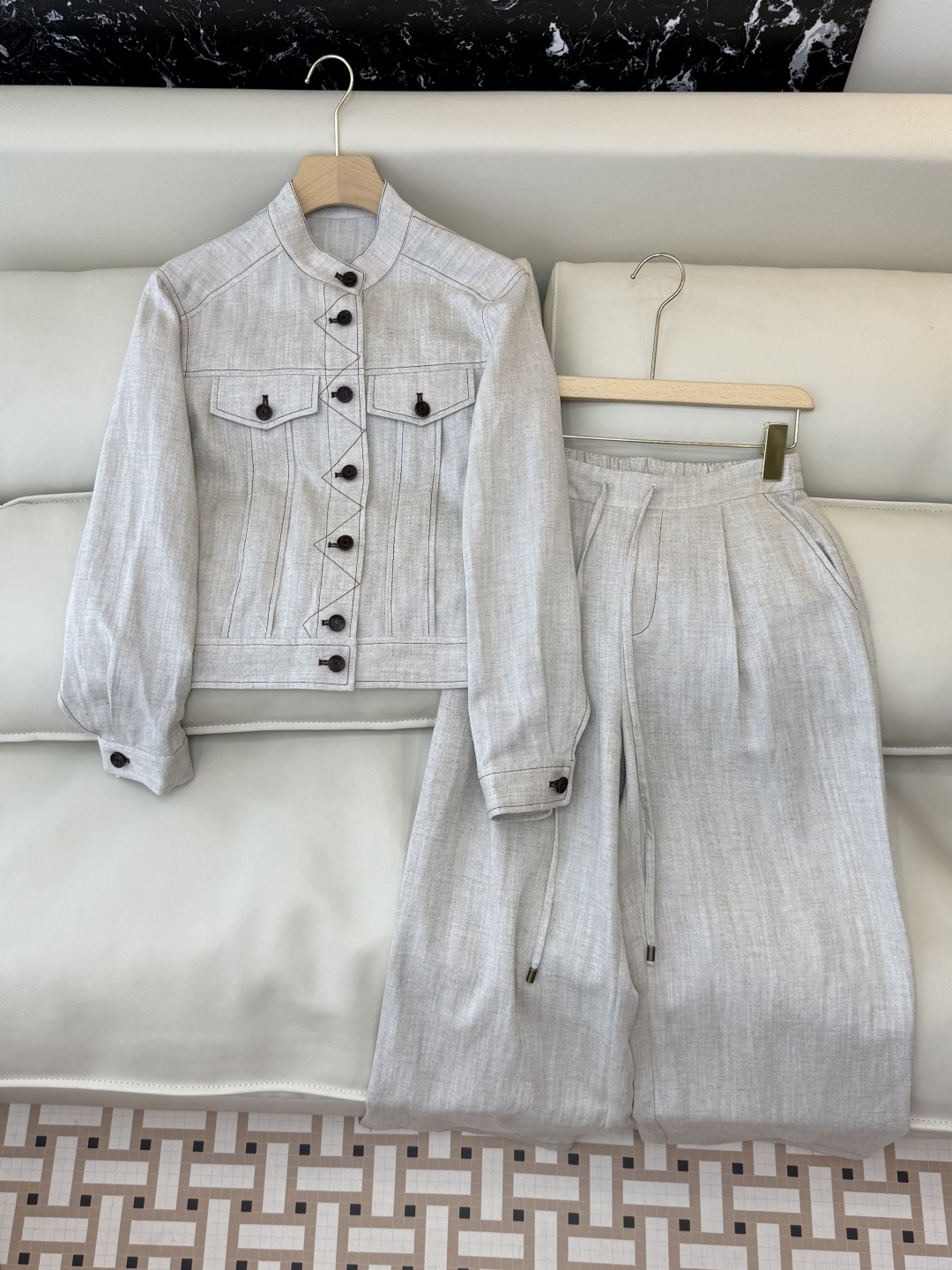 NO:774690,SY001+002 is the highest version on the market. The girl inspects the goods, trims the three marks on the threads, and delivers the goods. You can send pictures and take videos. If you want quality or service, please add me on WeChat. We do not accept urgent orders. New suit factory BC 30 linen long-sleeved jacket and trousers suit. Natural hemp color SML XL, women's clothing, jackets & coats,19860909SY001+002市面最高版本小妹验货、修剪线头上三标、发货可发图及拍视频,要品质要服务的加我微信,不接急单.新款套装工厂 BC 30亚麻长袖外套长裤套装 本麻色 SML XL,女装,jackets & coats,,Women's clothing