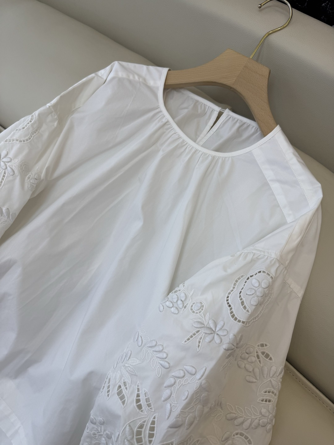 ES004#新款衬衫💕ES 刺绣镂空 绣花 长袖衬衫 ML