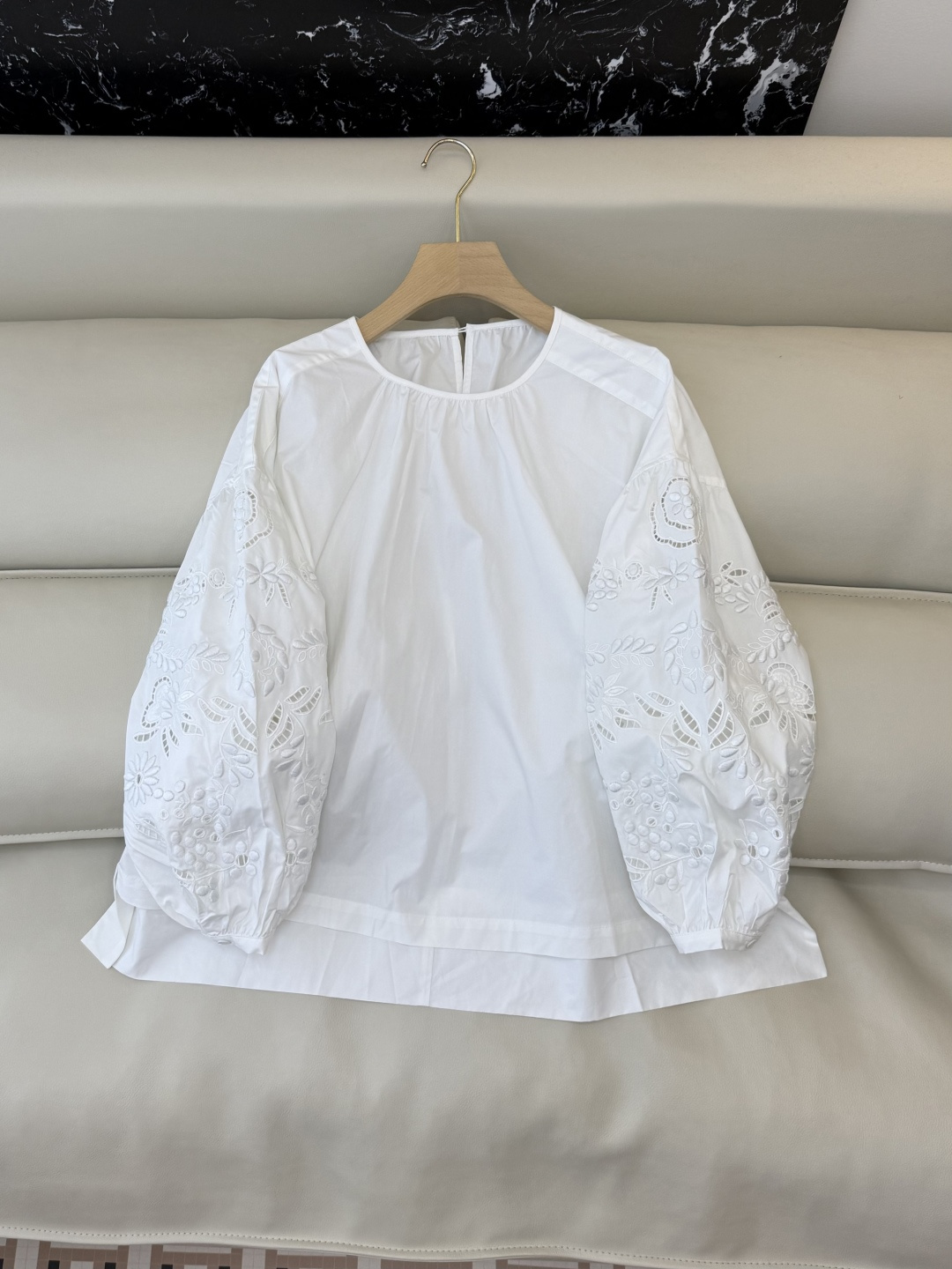 NO:694093,ES004# new shirt ES embroidered hollow embroidered long-sleeved shirt ML,,shirts,19860909ES004#新款衬衫 ES 刺绣镂空 绣花 长袖衬衫 ML,,shirts,,Women's clothing