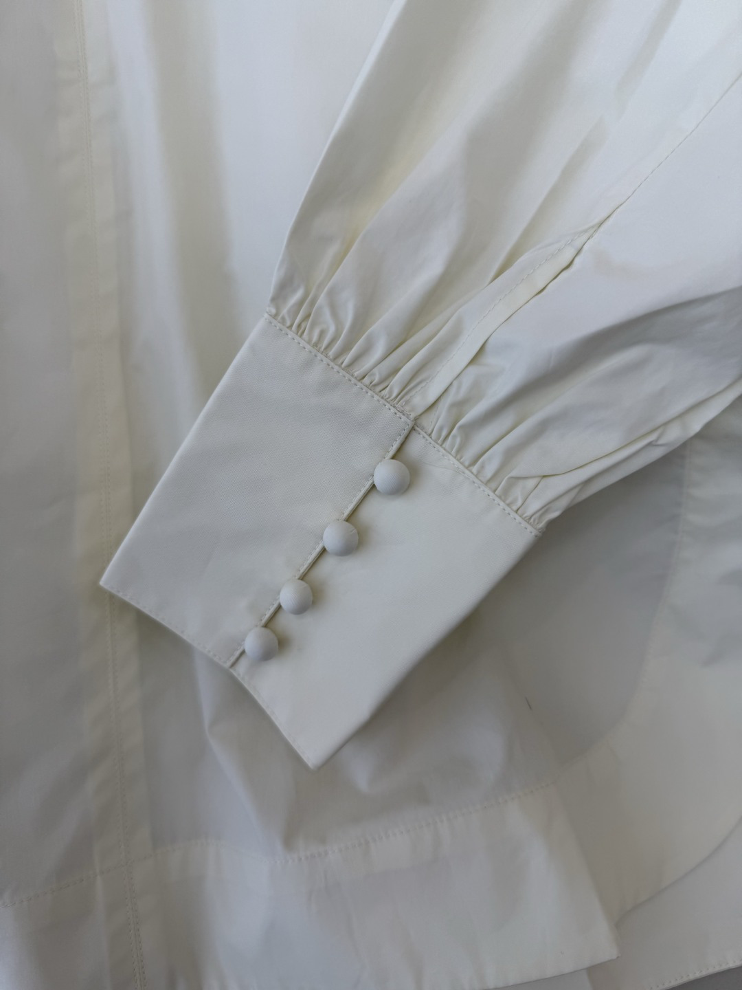 ES005#新款衬衫💕ES 刺绣镂空 绣花 长袖衬衫 米黄色 白色 SML