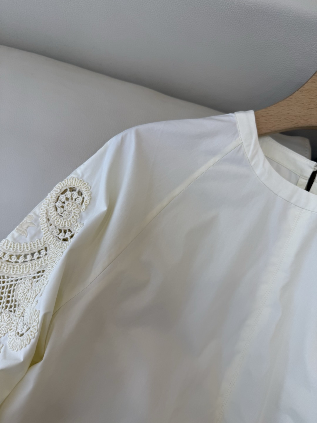 ES005#新款衬衫💕ES 刺绣镂空 绣花 长袖衬衫 米黄色 白色 SML