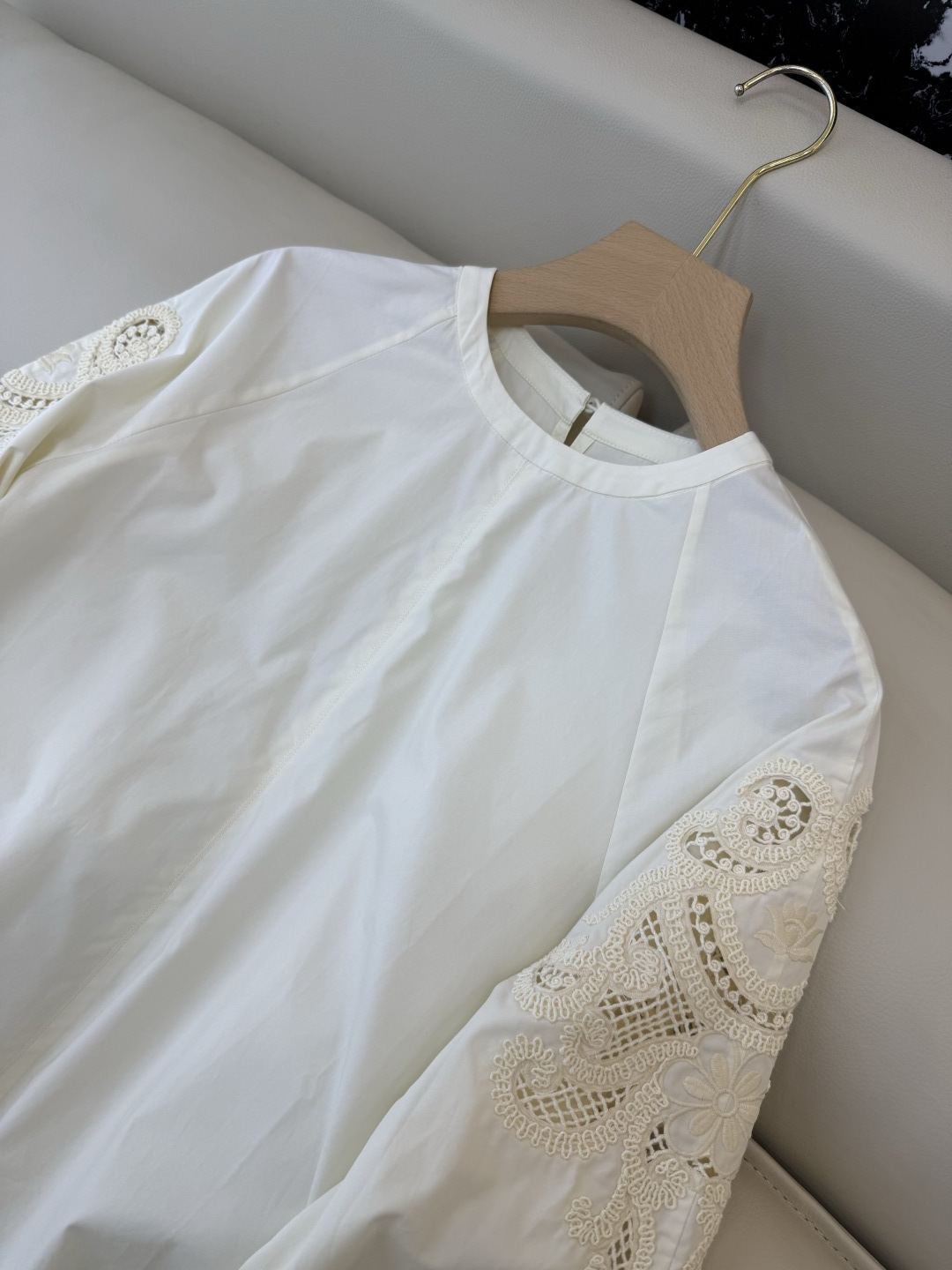 ES005#新款衬衫💕ES 刺绣镂空 绣花 长袖衬衫 米黄色 白色 SML