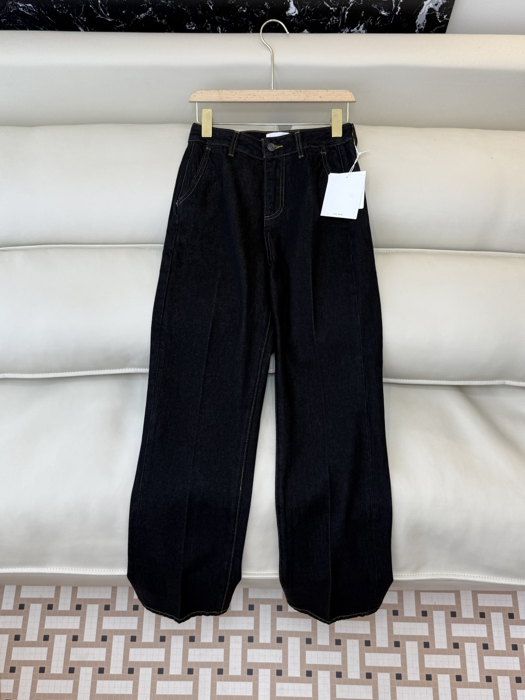 NO:694025,MA014#new jeans the row minimalist style washed denim cotton jeans black 25-30,,jeans,19860909MA014#新款牛仔裤 the row 极简风 水洗牛仔棉牛仔裤 黑色 25-30,,jeans,,Women's clothing