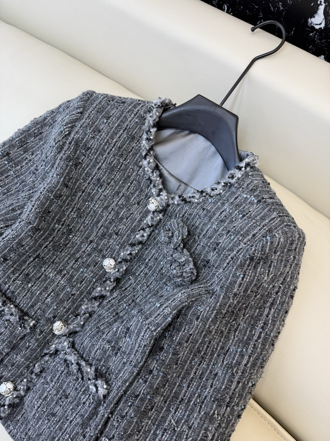 XM003#新款外套💕Chanel 山茶花 复古粗花呢外套 深灰黑 SMLXL