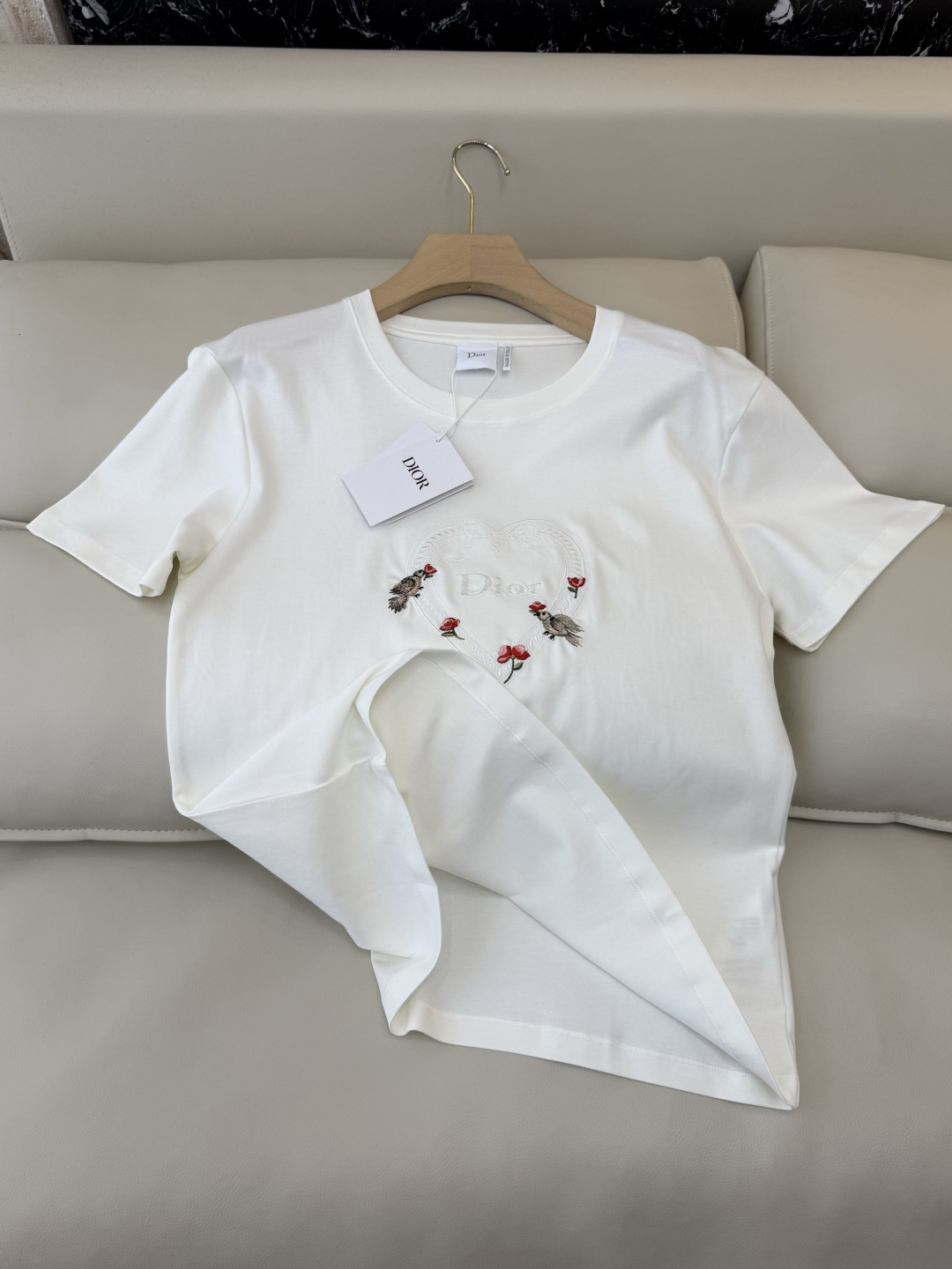 QG0141#新款T恤💕dior 顶级版 85% 棉 15% 麻 刺绣字母小鸟 花卉印花短袖T恤 SML