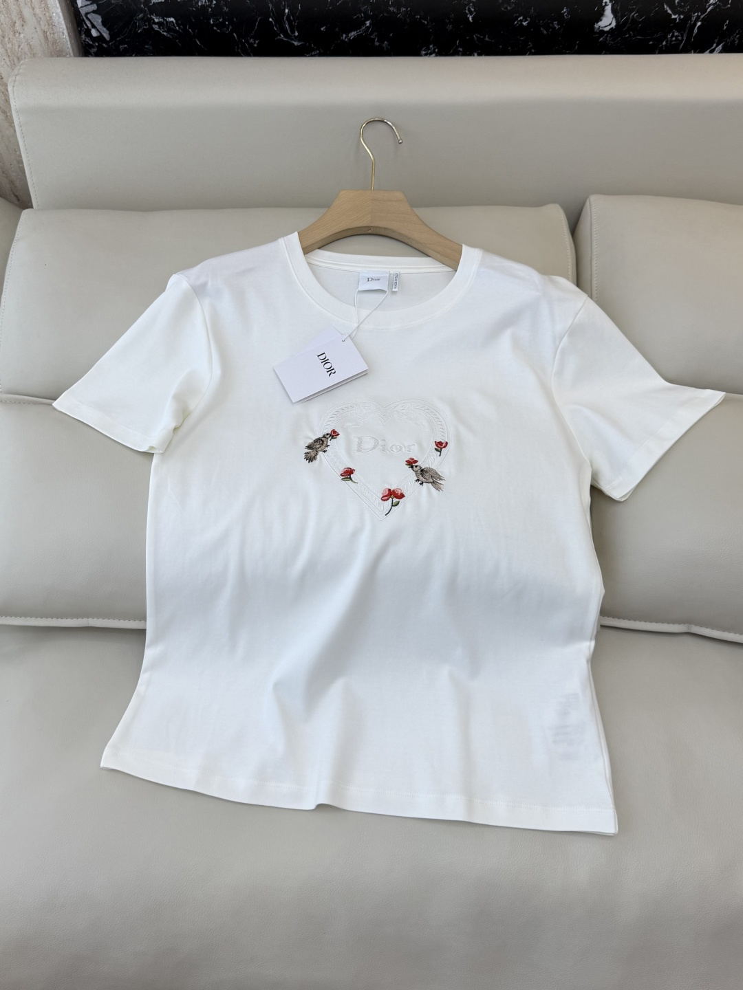 NO:709938,QG0141# New T-shirt P dior top version 85 cotton 15 linen embroidered letter bird floral print short-sleeved T-shirt SML,, dior, T-shirt, tees, t-shirt,19860909QG0141#新款T恤P dior 顶级版 85 棉 15 麻 刺绣字母小鸟 花卉印花短袖T恤 SML,,dior,T-shirt,tees，t-shirt,,Women's clothing