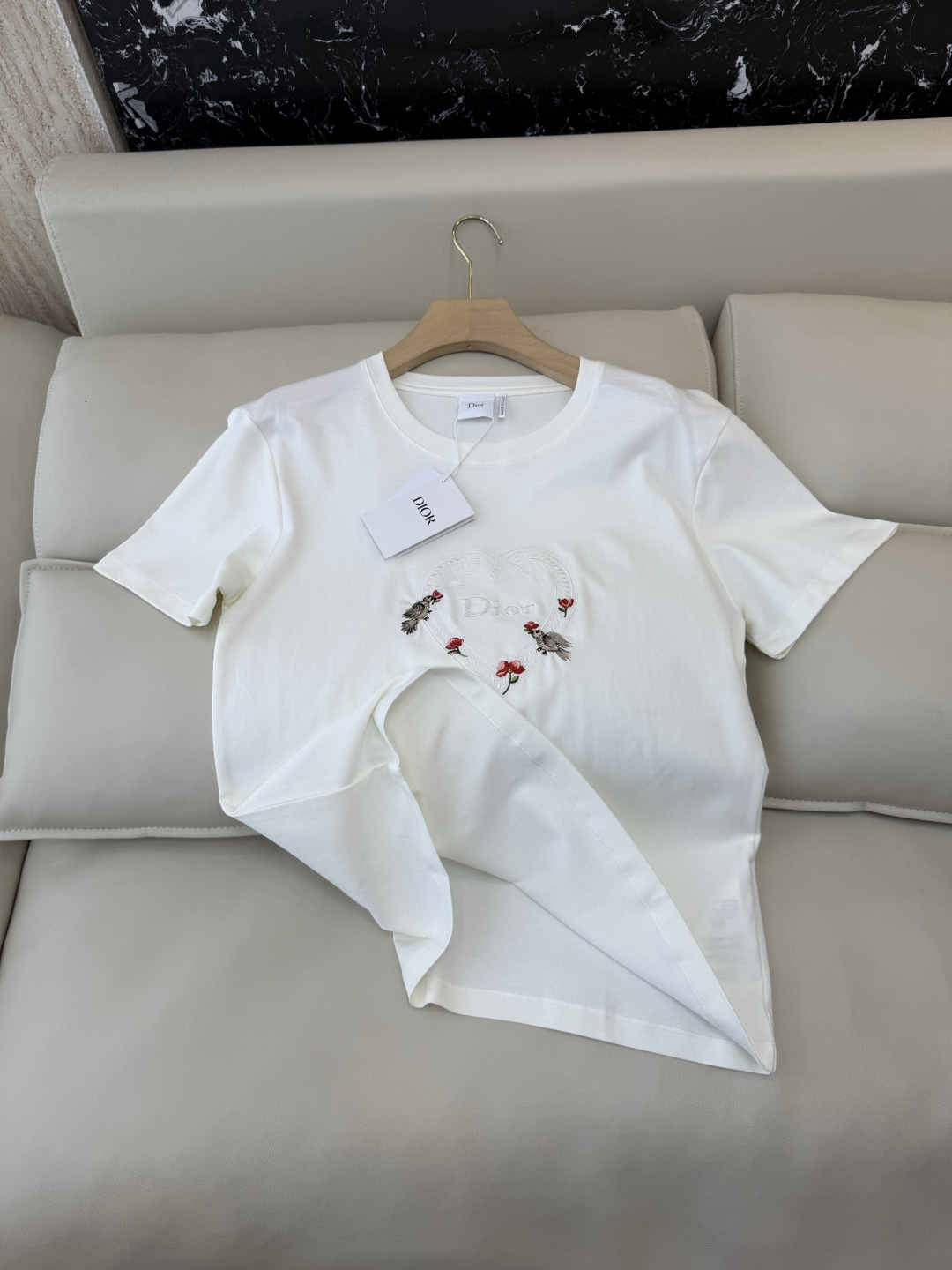QG0141#新款T恤💕dior 顶级版 85% 棉 15% 麻 刺绣字母小鸟 花卉印花短袖T恤 SML