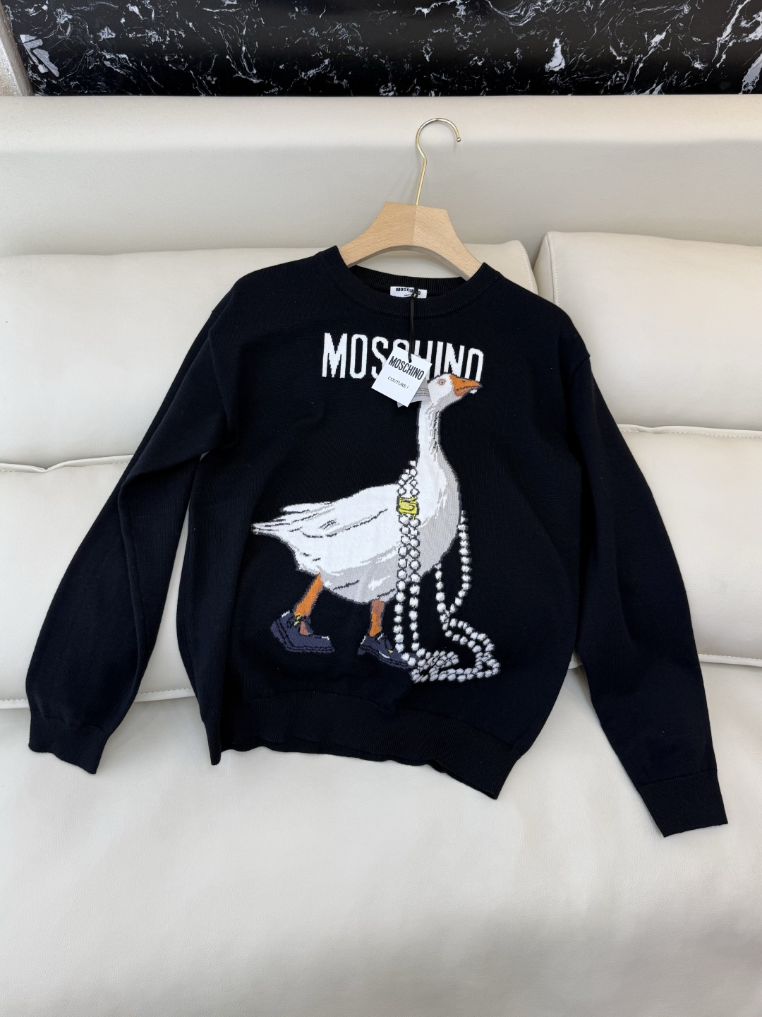 NO:709921,QG0148# New T-shirt P Monschino Pearl Goose letter color knitted long-sleeved sweater T-shirt black pink SML,,sweaters,tees,t-shirt,19860909QG0148#新款T恤P Monschino 珍珠大鹅 字母配色针织长袖毛衣T恤 黑色 粉色 SML,,sweaters,tees，t-shirt,,Women's clothing