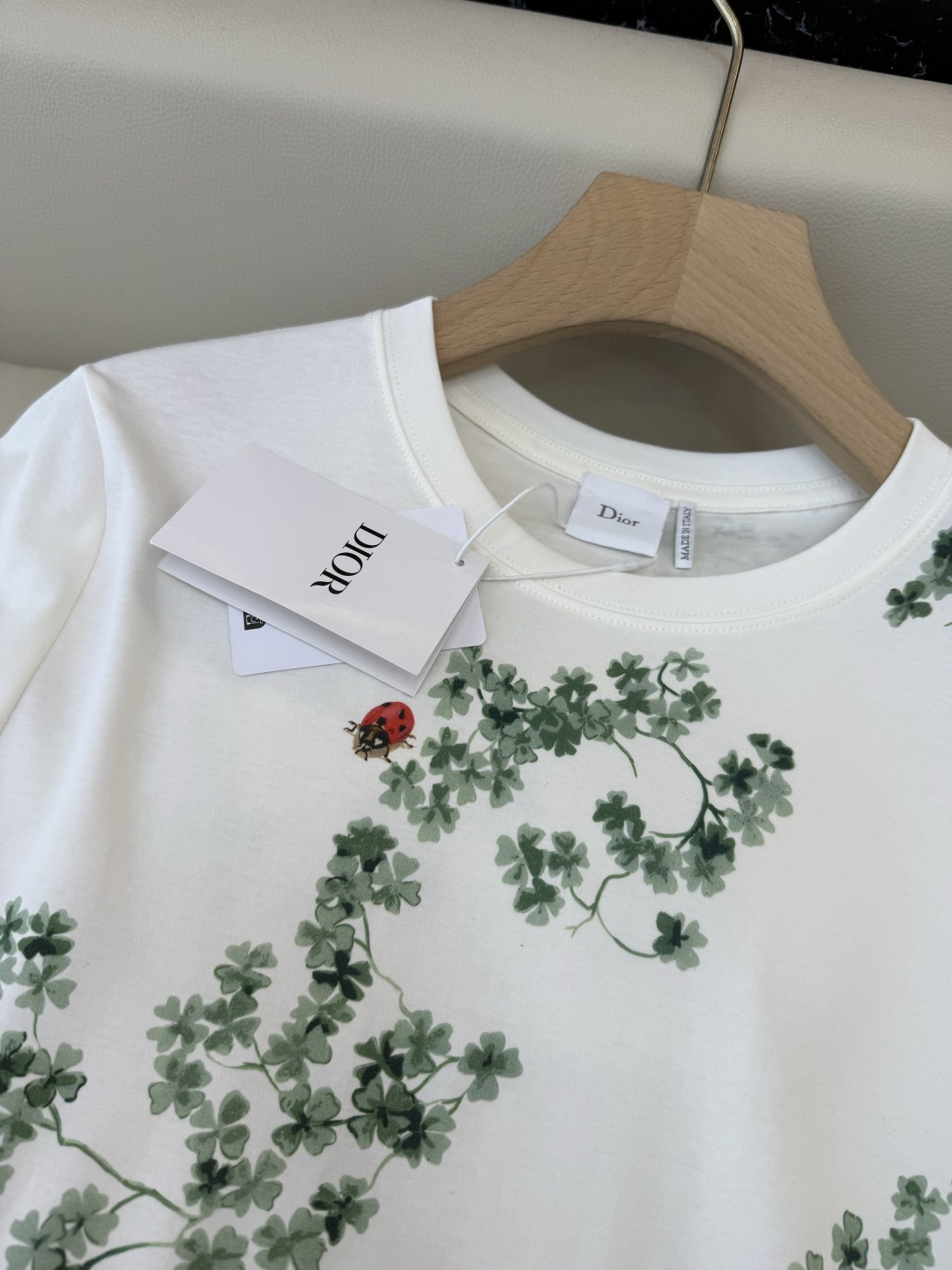 QG0143#新款T恤💕dior 顶级版 85% 棉 15% 麻 四叶草🍀花卉印花 短袖T恤 SML