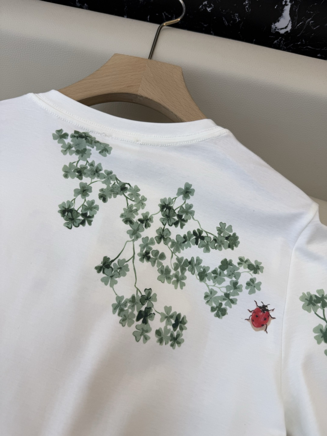QG0143#新款T恤💕dior 顶级版 85% 棉 15% 麻 四叶草🍀花卉印花 短袖T恤 SML
