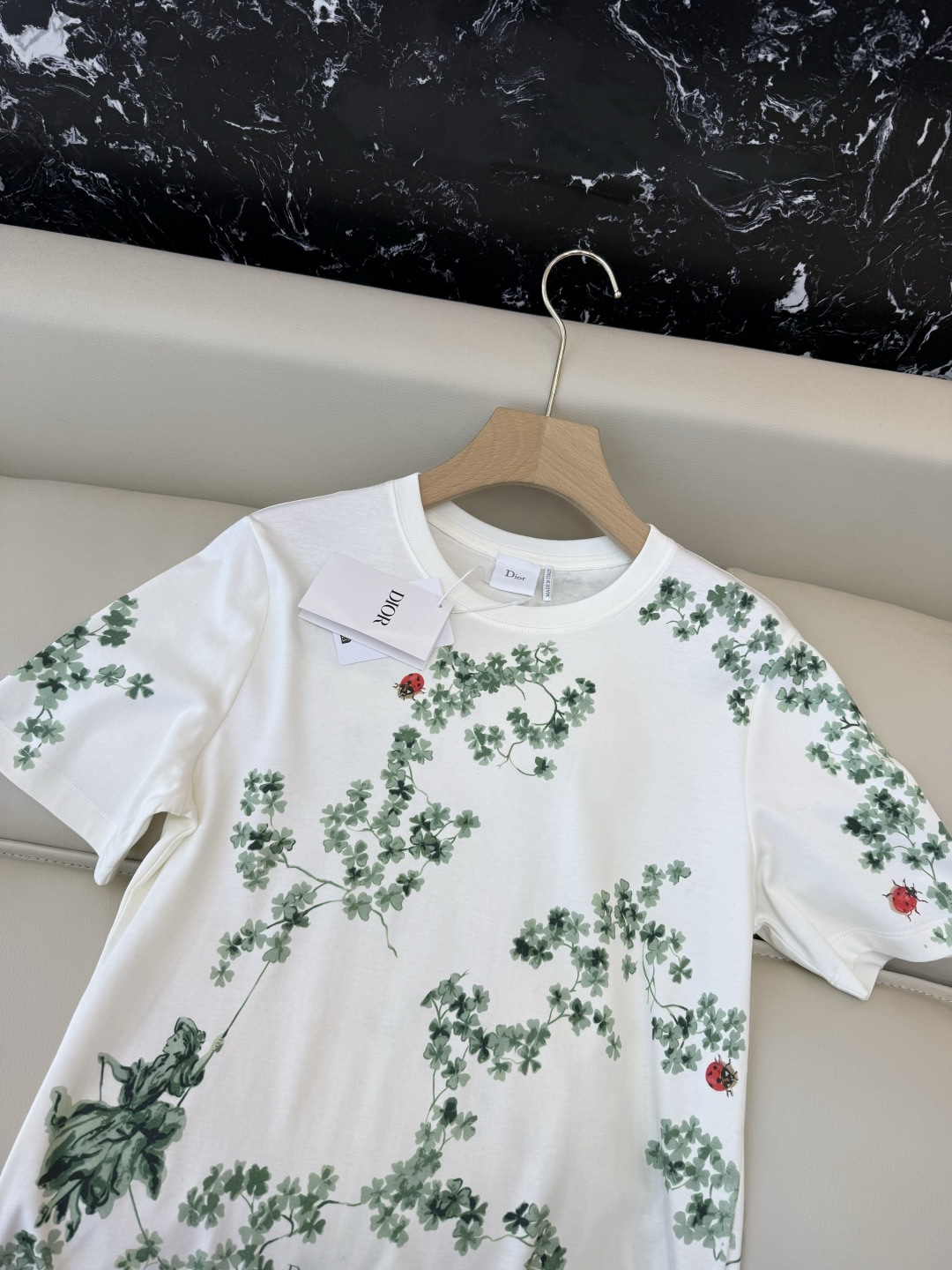 QG0143#新款T恤💕dior 顶级版 85% 棉 15% 麻 四叶草🍀花卉印花 短袖T恤 SML