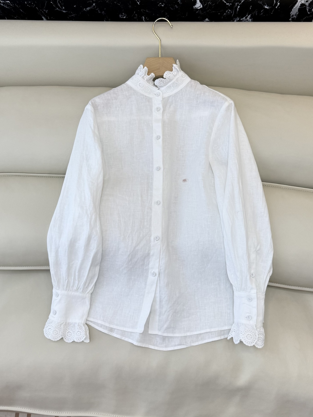 NO:717516,XM005# new shirt Valentino three-dimensional hollow embroidery long-sleeved linen shirt white blue SMLXL,,valentino,shirts,19860909XM005#新款衬衫 Valentino 立体镂空绣花 长袖亚麻 衬衫 白色 蓝色 SMLXL,,valentino,shirts,,Women's clothing
