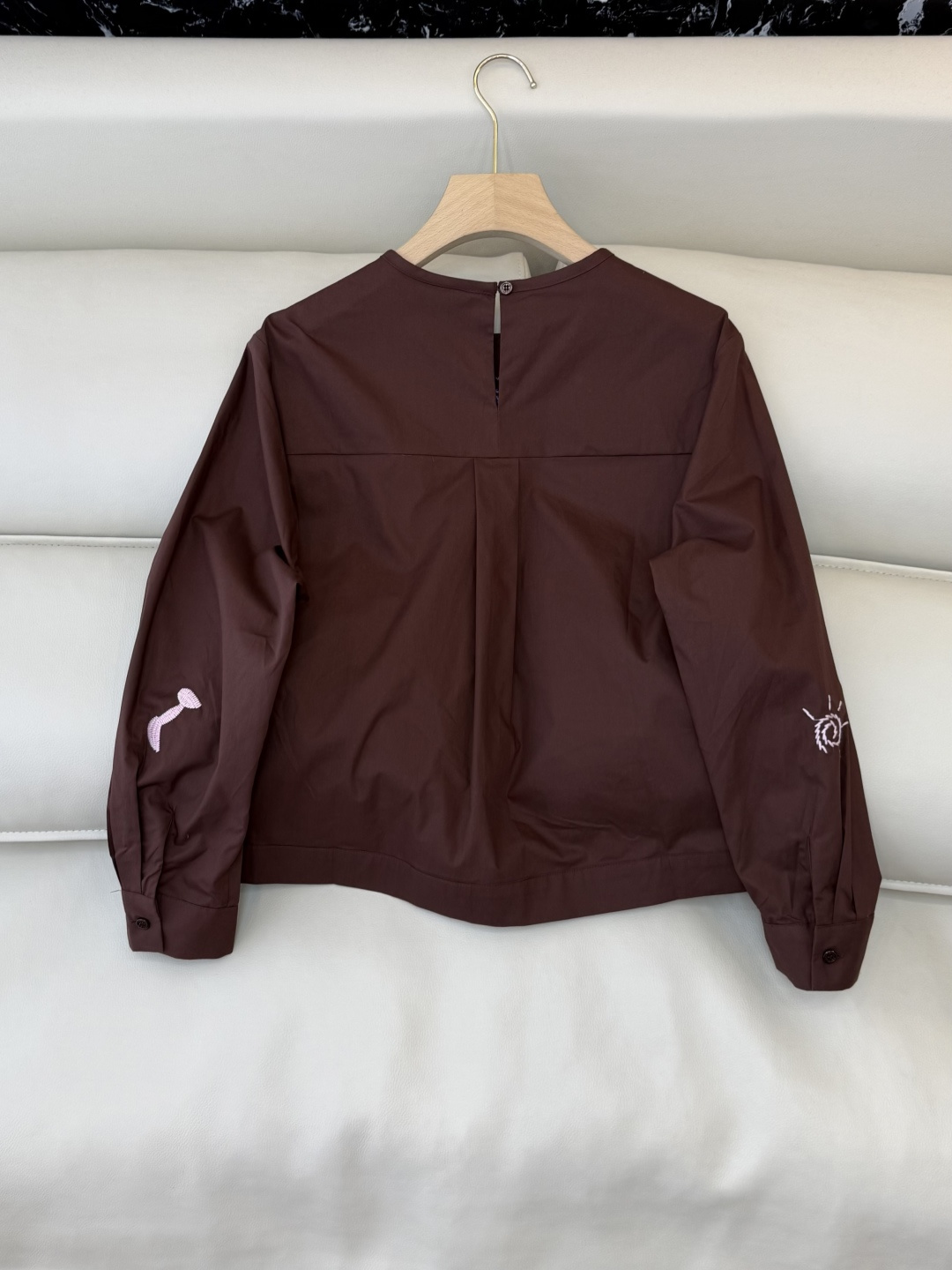 ES008#新款上衣💕卡通人物造型 刺绣上衣 两色 SML