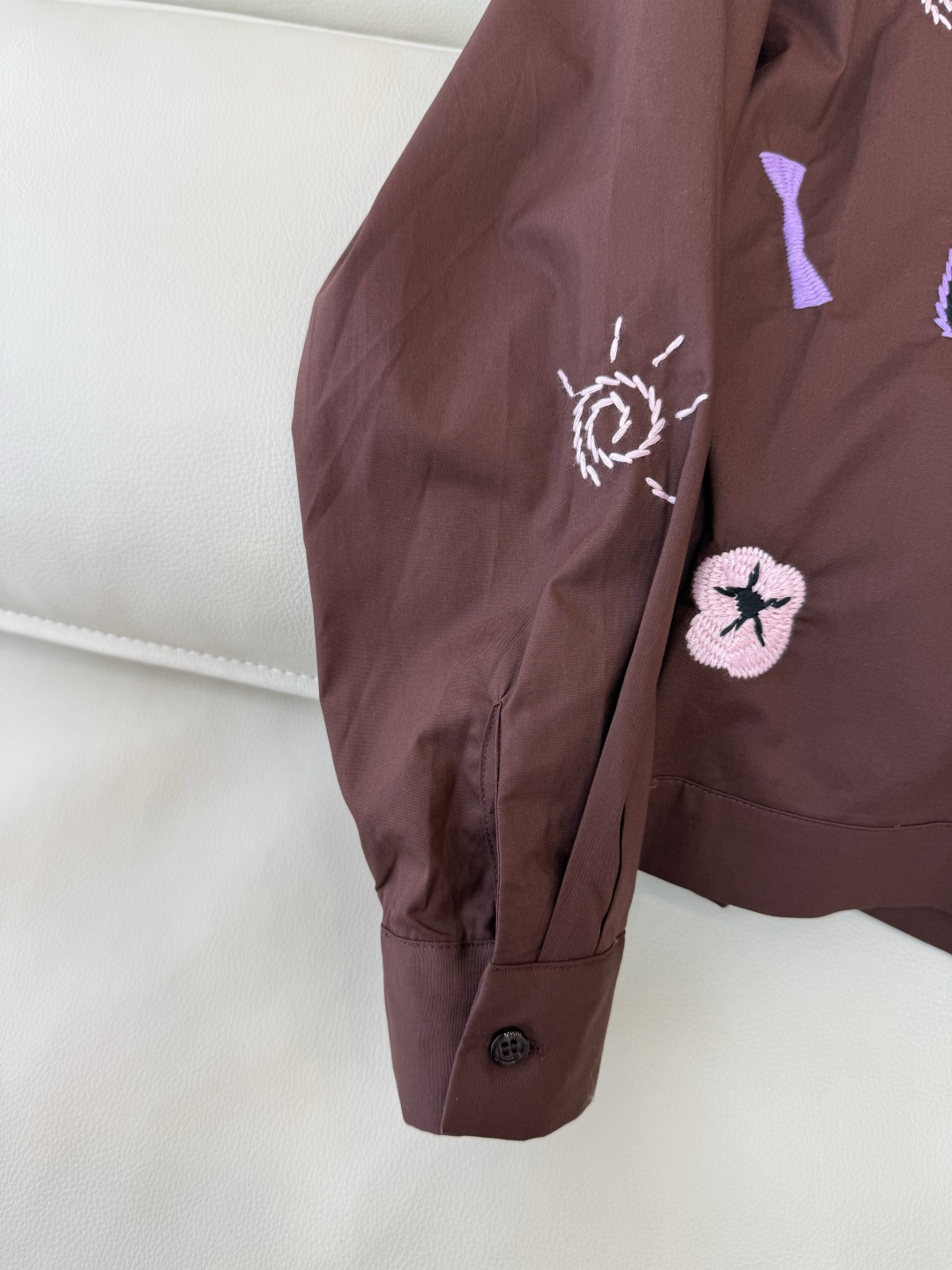 ES008#新款上衣💕卡通人物造型 刺绣上衣 两色 SML