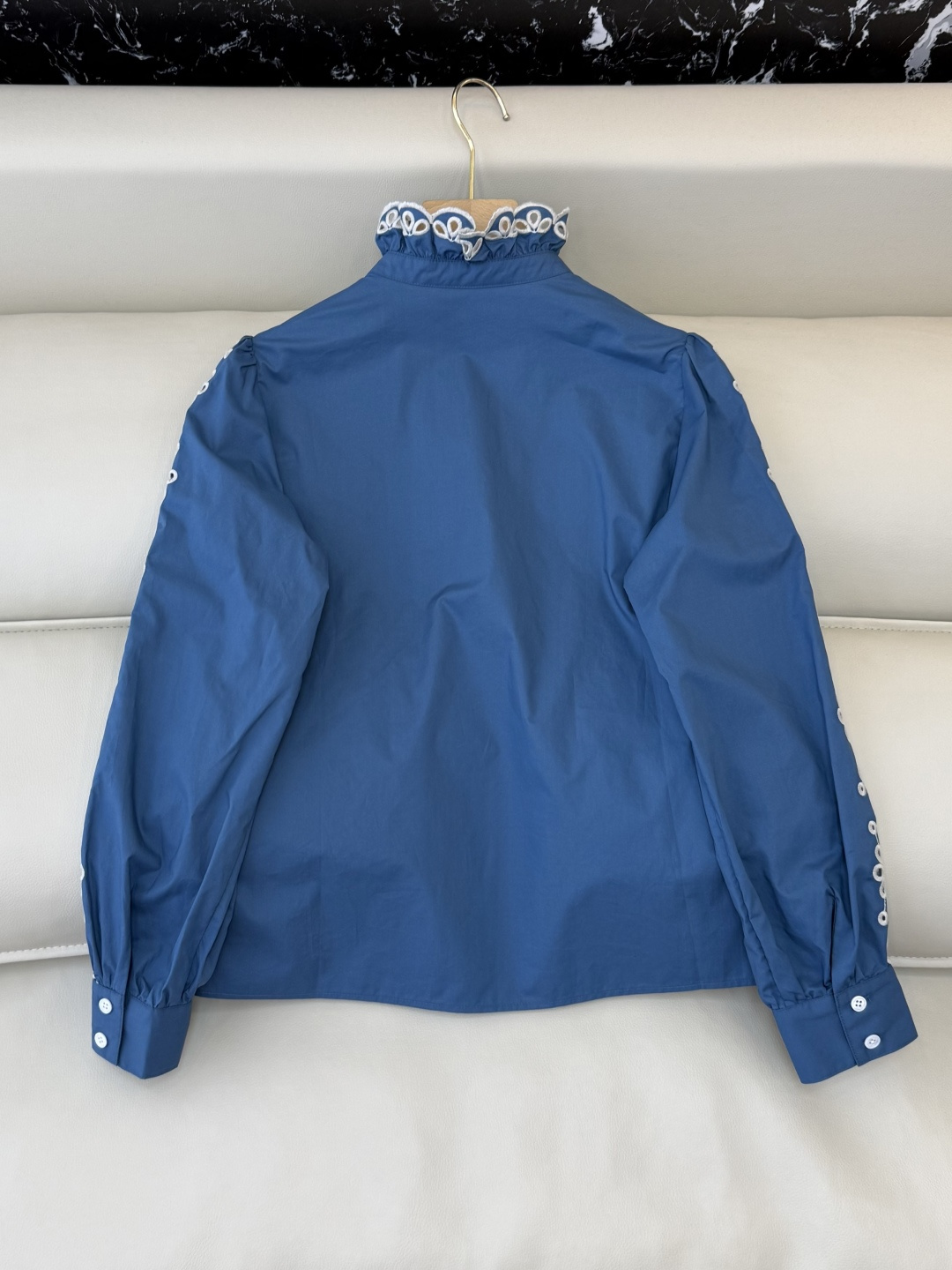 ES010#新款上衣💕ES 镂空绣花立体长袖衬衫 三色 SML