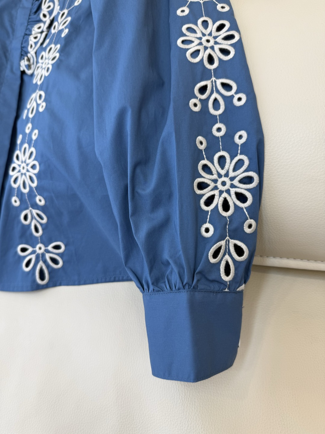 ES010#新款上衣💕ES 镂空绣花立体长袖衬衫 三色 SML