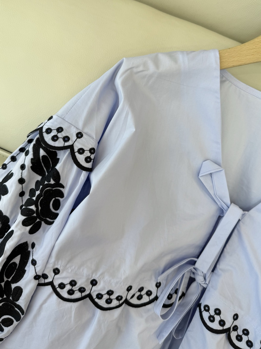 ES009#新款上衣💕ES 镂空绣花 立体长袖开衫上衣 黑色 蓝色 SML