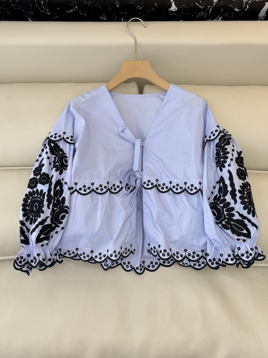 NO:717540,ES009# New top ES hollow embroidery three-dimensional long-sleeved cardigan top black blue SML,,19860909ES009#新款上衣 ES 镂空绣花 立体长袖开衫上衣 黑色 蓝色 SML,,,Women's clothing
