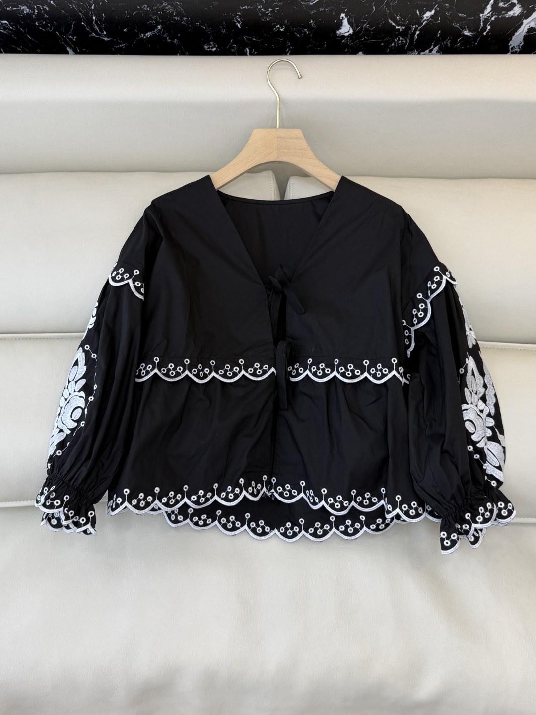 NO:717541,ES009# New Top P ES Hollow Embroidery Three-dimensional Long Sleeve Cardigan Top Black Blue SML,,19860909ES009#新款上衣P ES 镂空绣花 立体长袖开衫上衣 黑色 蓝色 SML,,,Women's clothing