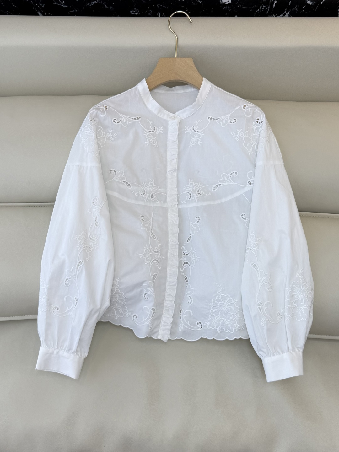 ES011#新款上衣💕ES 复古宫廷风绣花立体长袖衬衫 三色 SML