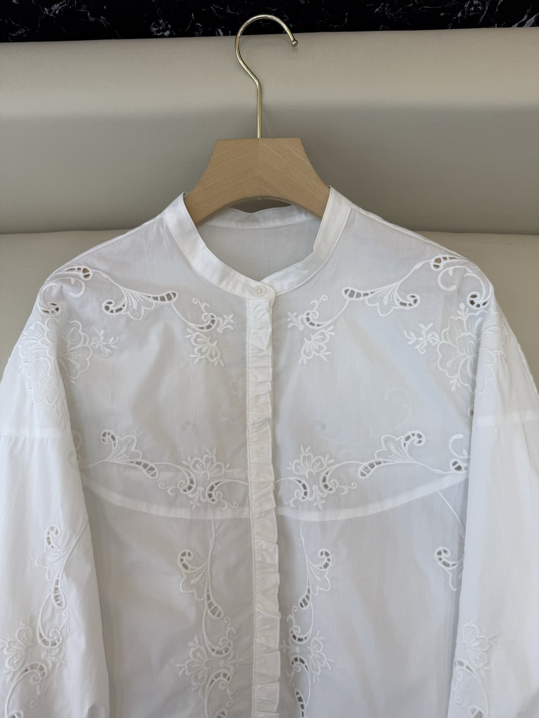 ES011#新款上衣💕ES 复古宫廷风绣花立体长袖衬衫 三色 SML