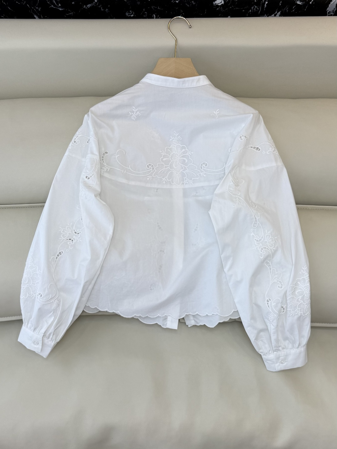 ES011#新款上衣💕ES 复古宫廷风绣花立体长袖衬衫 三色 SML