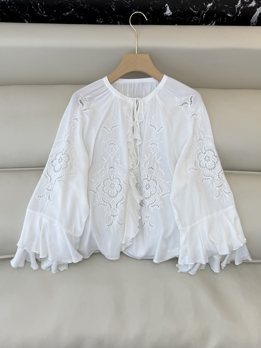NO:715944,ES007# New top ES holiday style embroidered three-dimensional princess style top white black SML,,19860909ES007#新款上衣 ES 度假风 绣花立体 公主风上衣 白色 黑色 SML,,,Women's clothing