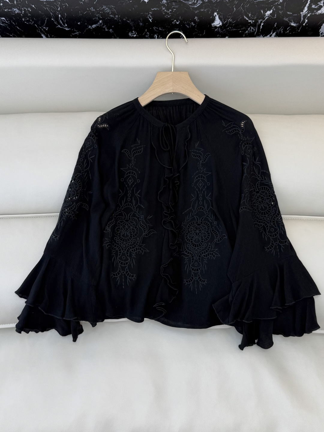 NO:717539,ES007# New top ES holiday style embroidered three-dimensional princess style top white black SML,,19860909ES007#新款上衣 ES 度假风 绣花立体 公主风上衣 白色 黑色 SML,,,Women's clothing