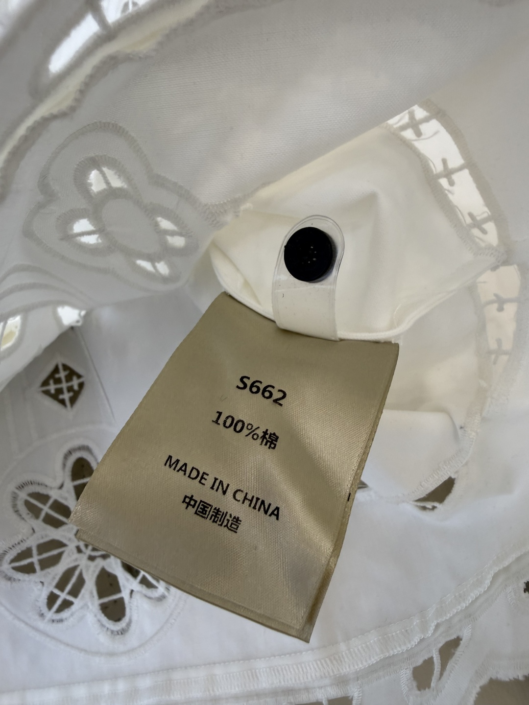 ES006#新款上衣💕ES 镂空绣花立体长袖衬衫 白色 绿色 SML