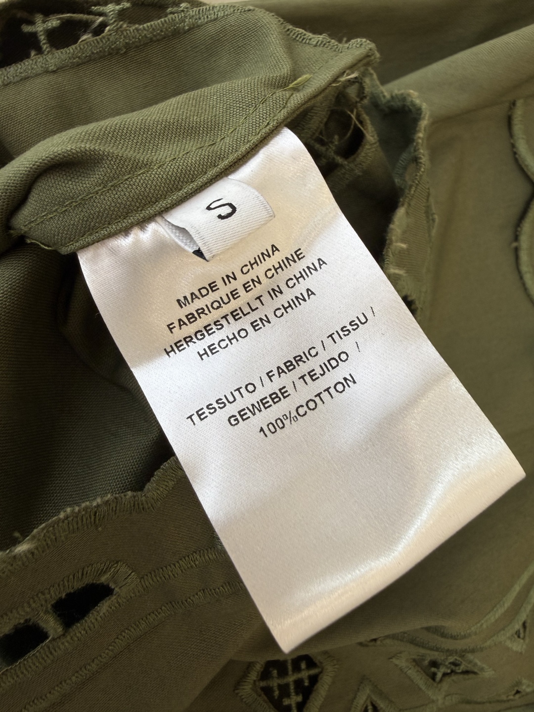 ES006#新款上衣💕ES 镂空绣花立体长袖衬衫 白色 绿色 SML