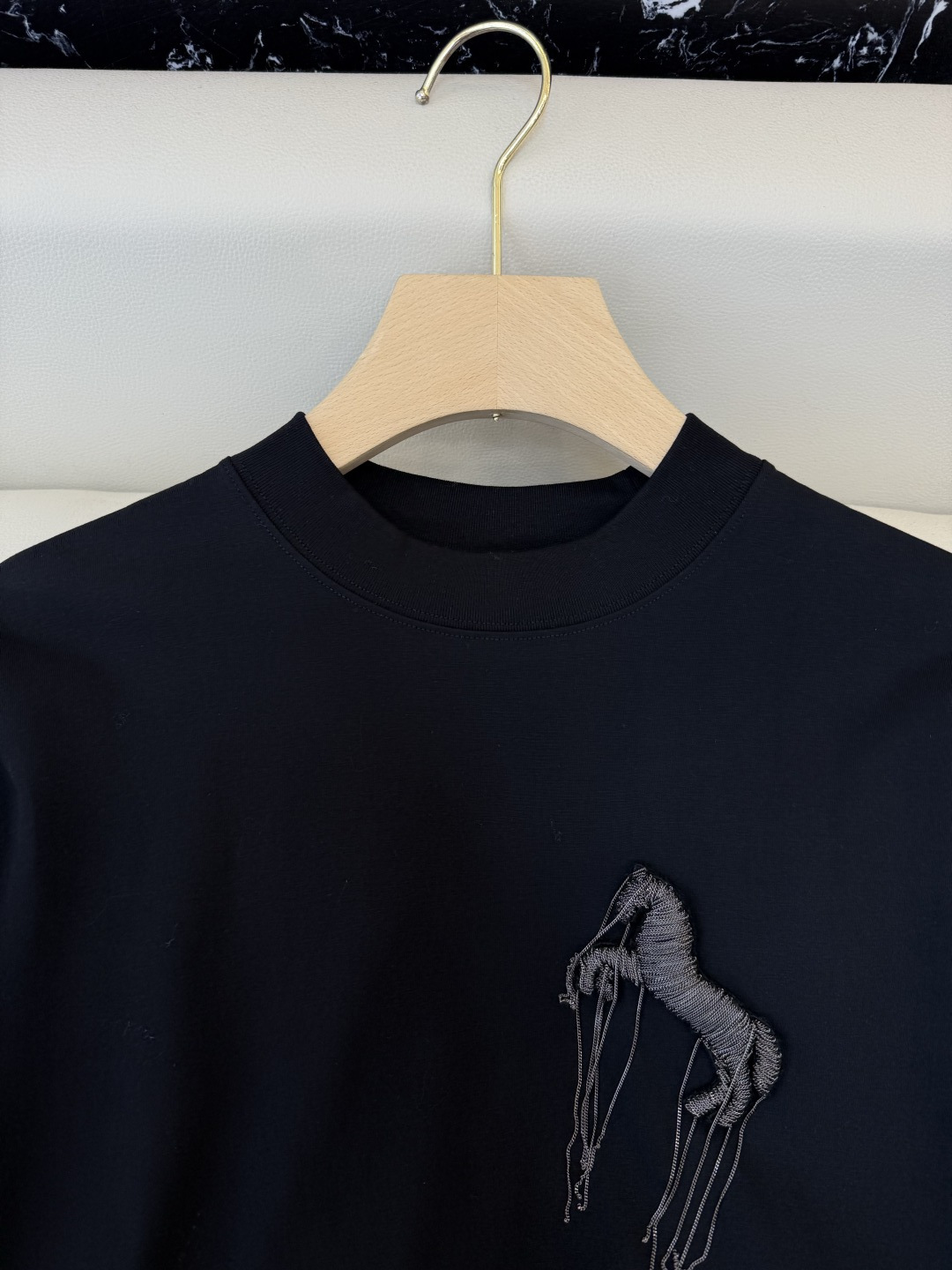 AD056#T恤‼️手工链条立体小马 宽松版 长袖T恤 白色 黑色 SML