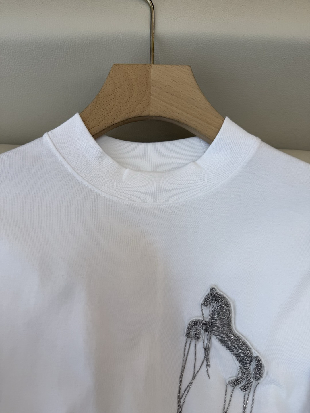 AD056#T恤‼️手工链条立体小马 宽松版 长袖T恤 白色 黑色 SML