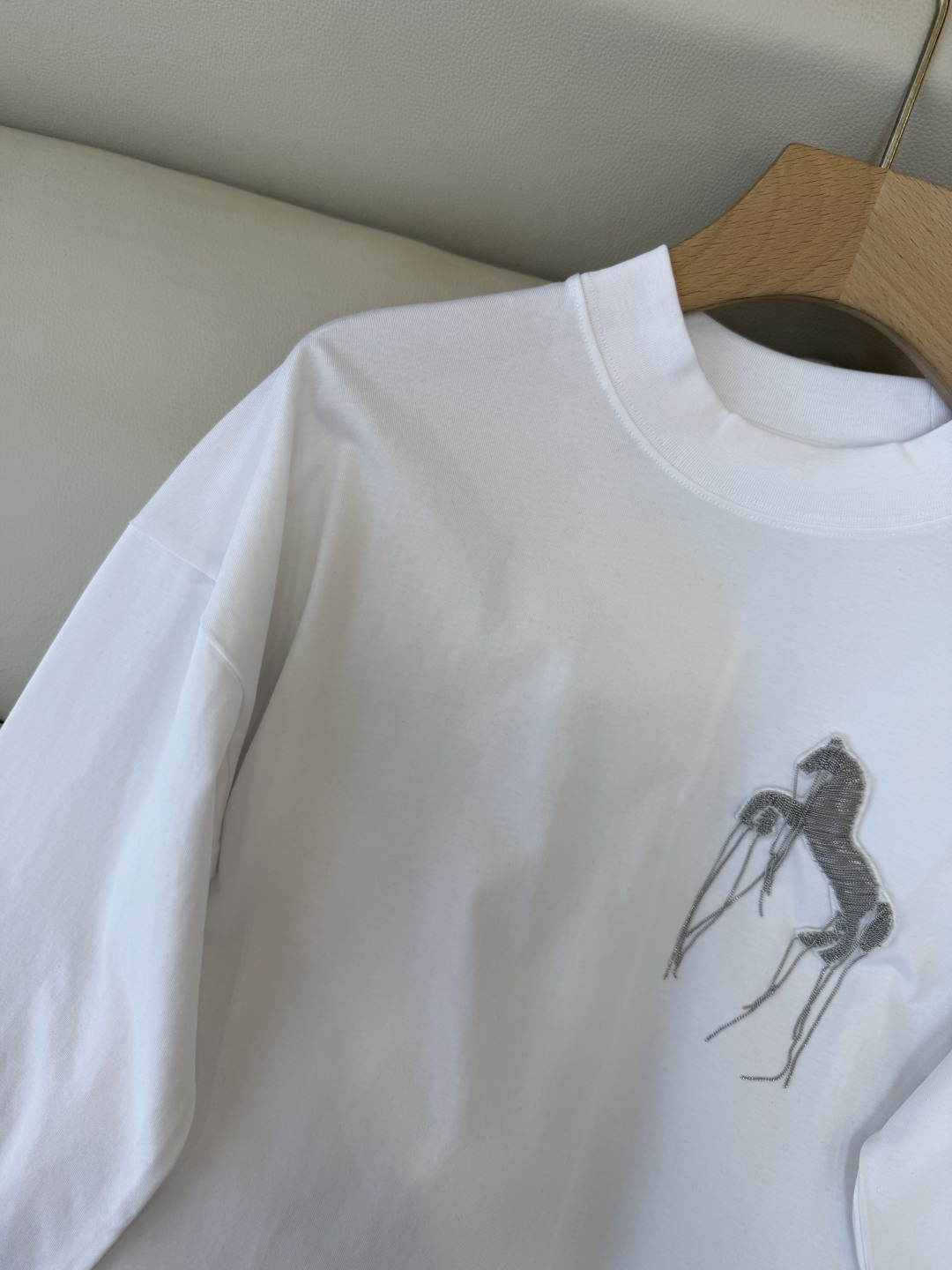 AD056#T恤‼️手工链条立体小马 宽松版 长袖T恤 白色 黑色 SML