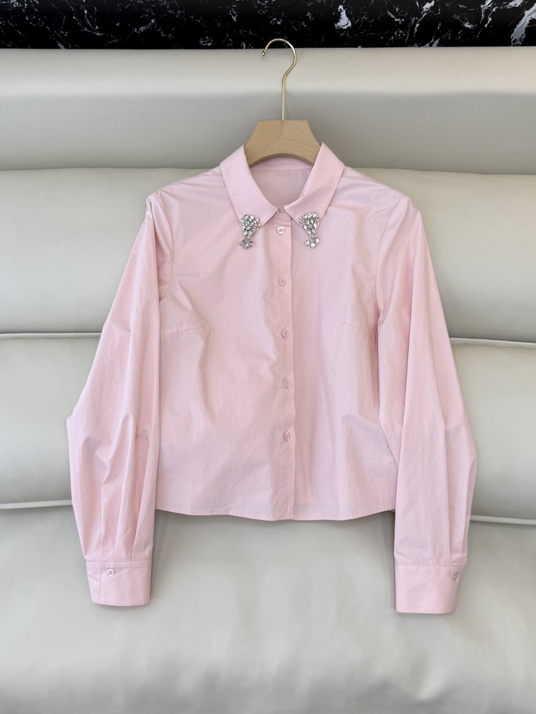 NO:716321,AD050# long-sleeved shirt Prada hand-drilled long-sleeved shirt pink blue white SML,,prada,shirts,19860909AD050#长袖衬衫 Prada 手工钉钻 长袖衬衫 粉色 蓝色 白色 SML,,prada,shirts,,Women's clothing
