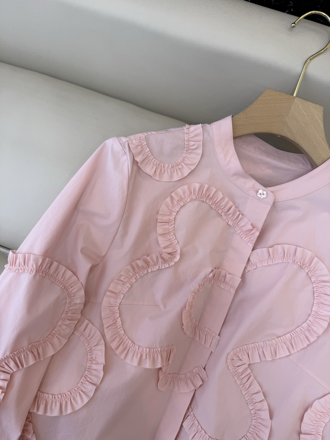 AD051#长袖衬衫‼️立体盘花木耳边 长袖衬衫 粉色 蓝色 白色 SML