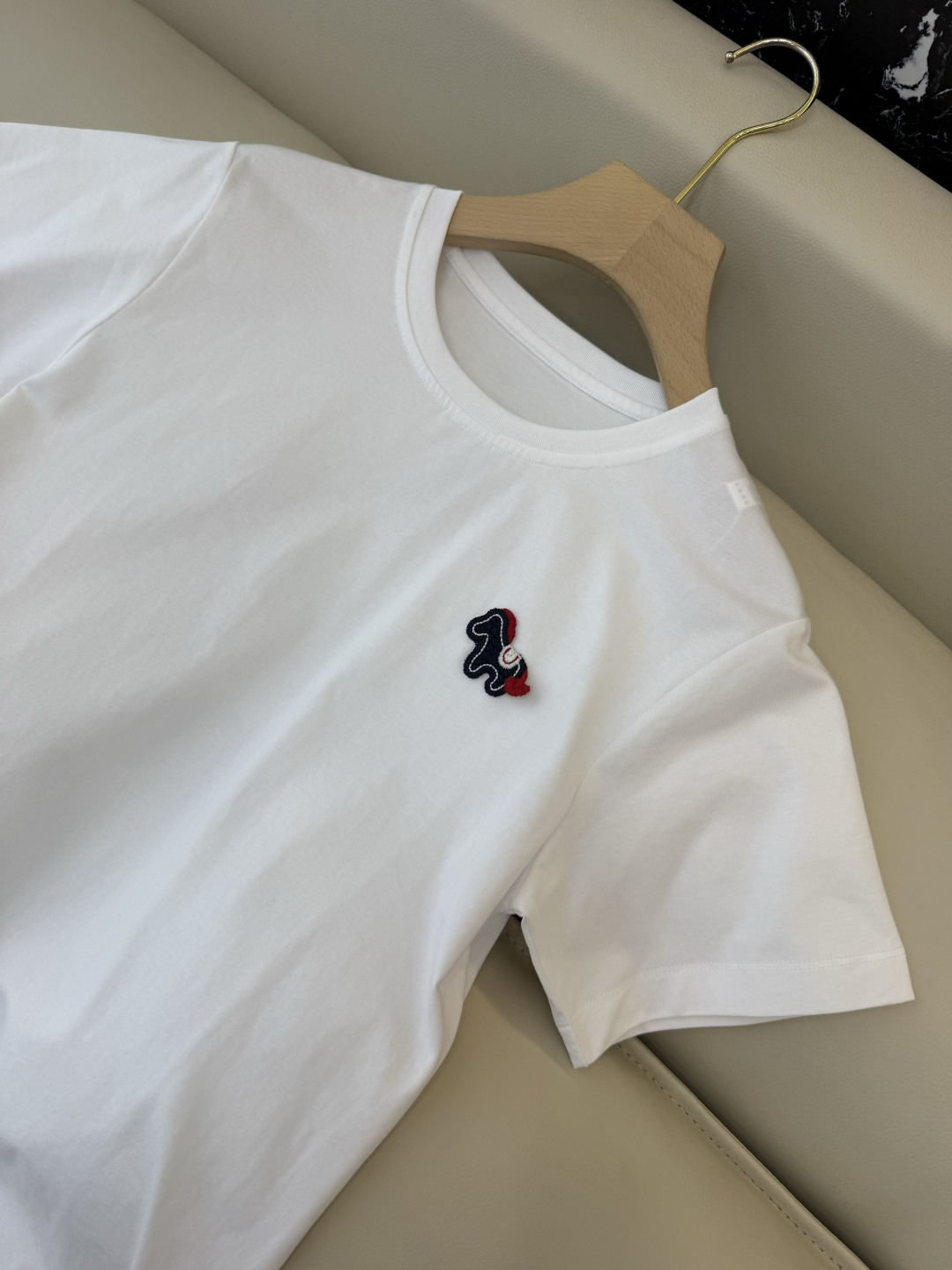 AD052#短袖T恤‼️手工立体小马 修身款 短袖T恤 白色 黑色 粉色SML