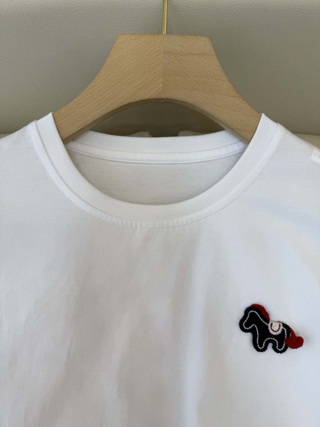 AD052#短袖T恤‼️手工立体小马 修身款 短袖T恤 白色 黑色 粉色SML