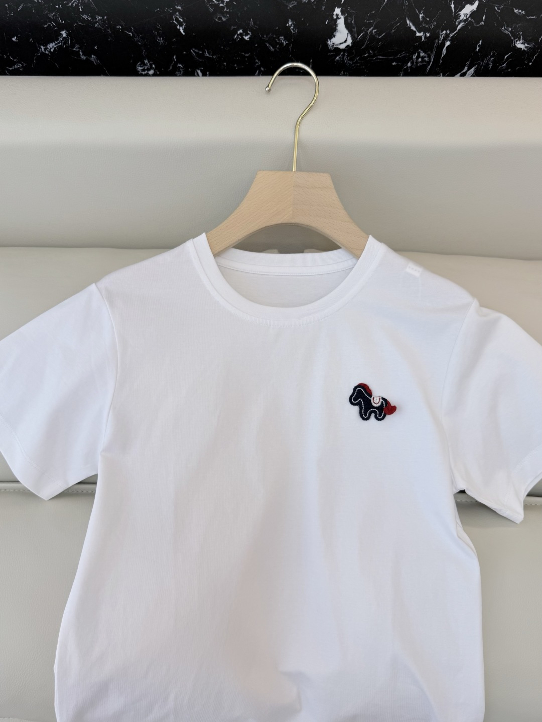 AD052#短袖T恤‼️手工立体小马 修身款 短袖T恤 白色 黑色 粉色SML