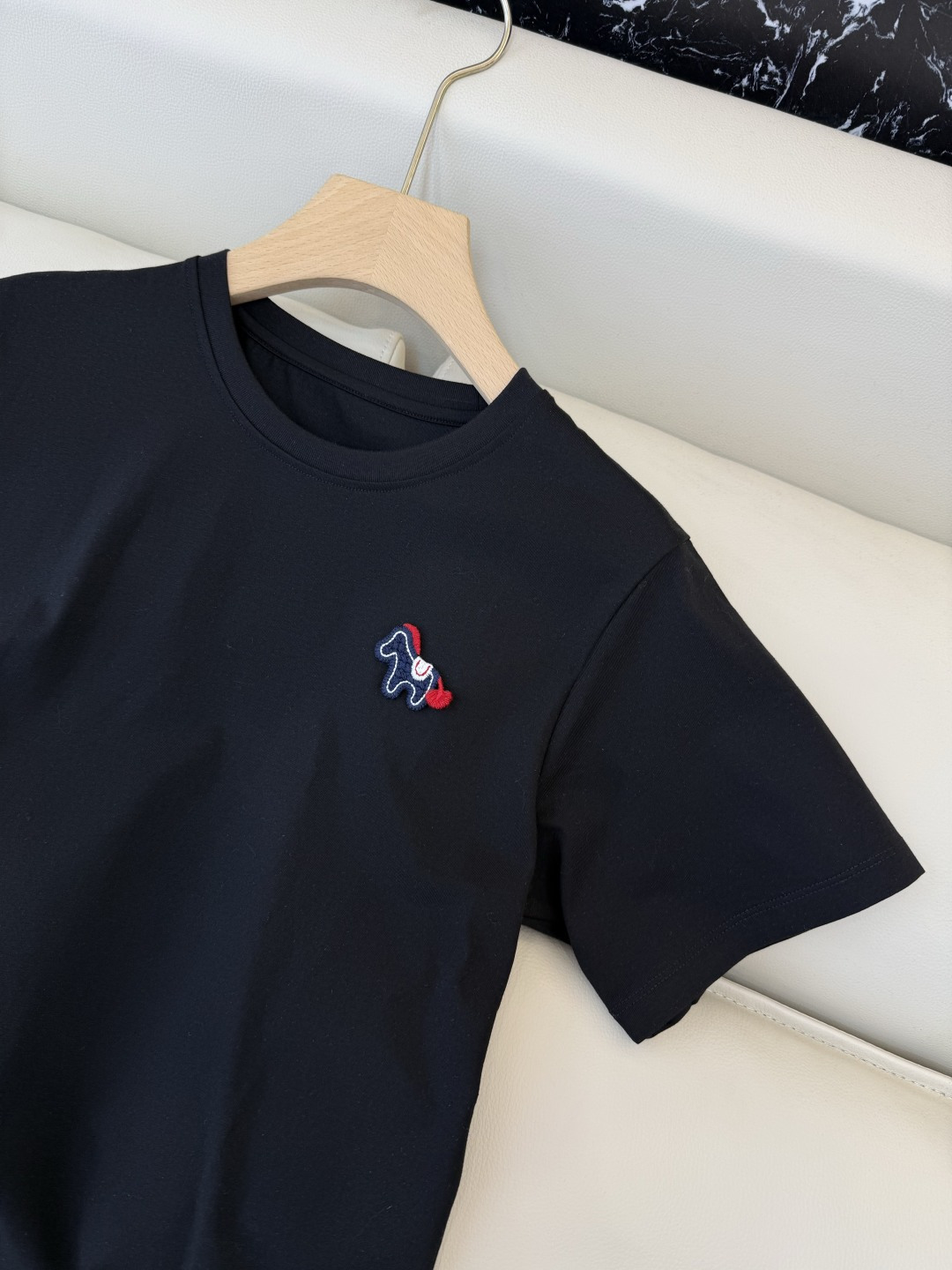 AD052#短袖T恤‼️手工立体小马 修身款 短袖T恤 白色 黑色 粉色SML