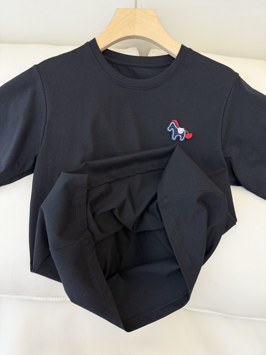 AD052#短袖T恤‼️手工立体小马 修身款 短袖T恤 白色 黑色 粉色SML