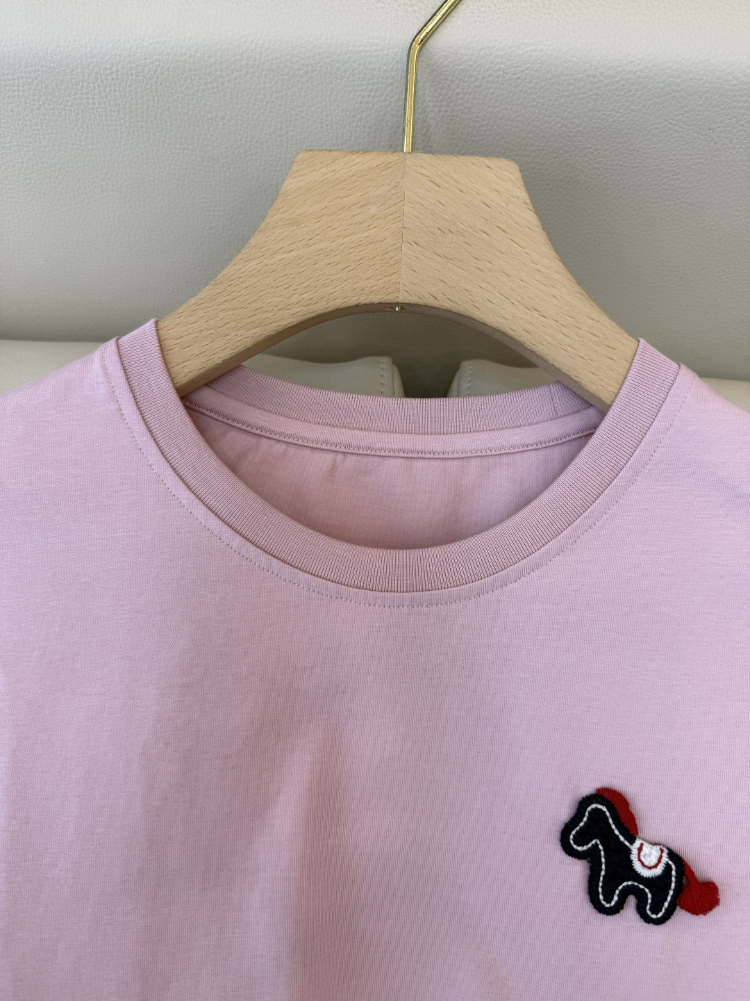 AD052#短袖T恤‼️手工立体小马 修身款 短袖T恤 白色 黑色 粉色SML