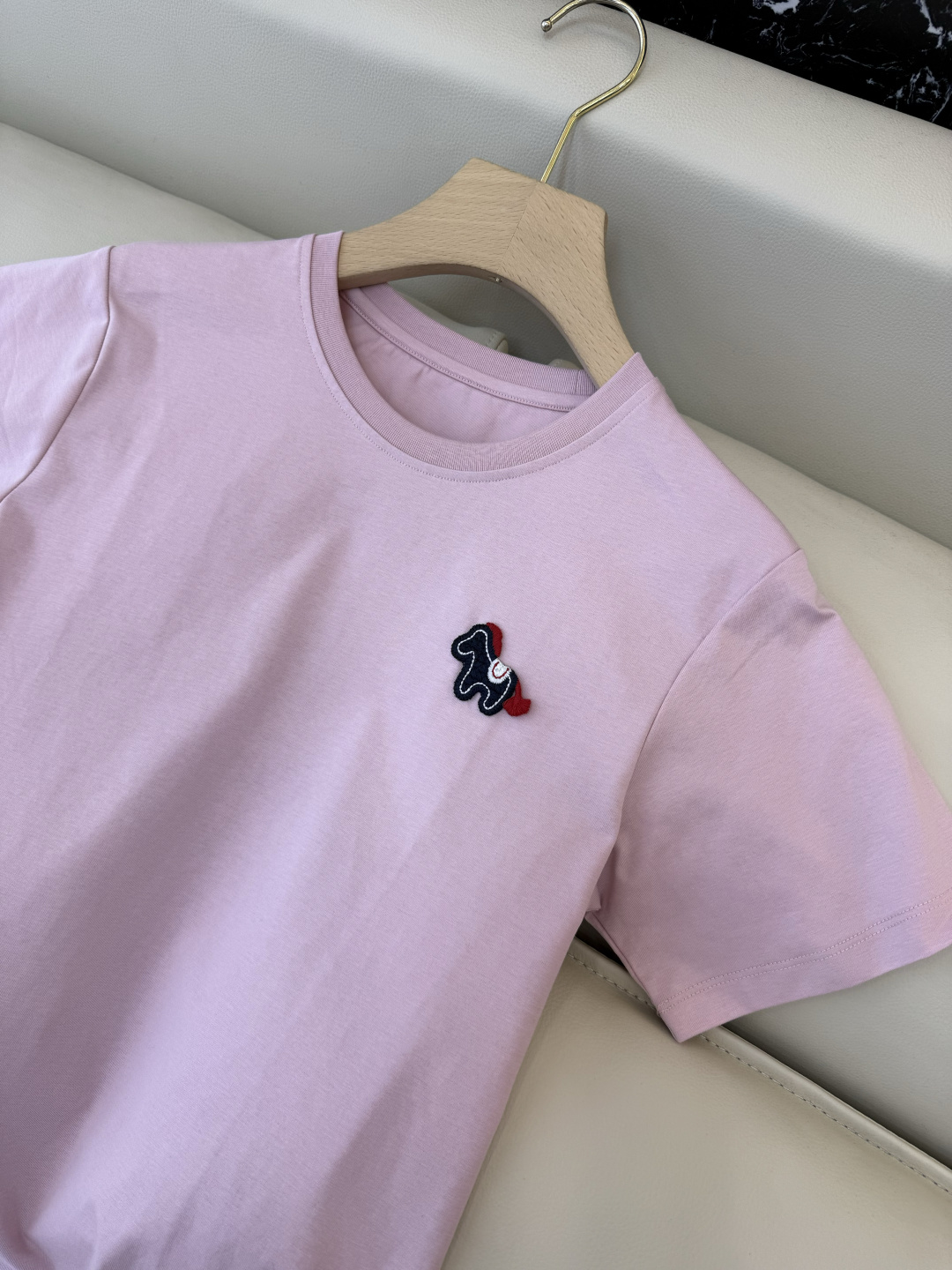 AD052#短袖T恤‼️手工立体小马 修身款 短袖T恤 白色 黑色 粉色SML