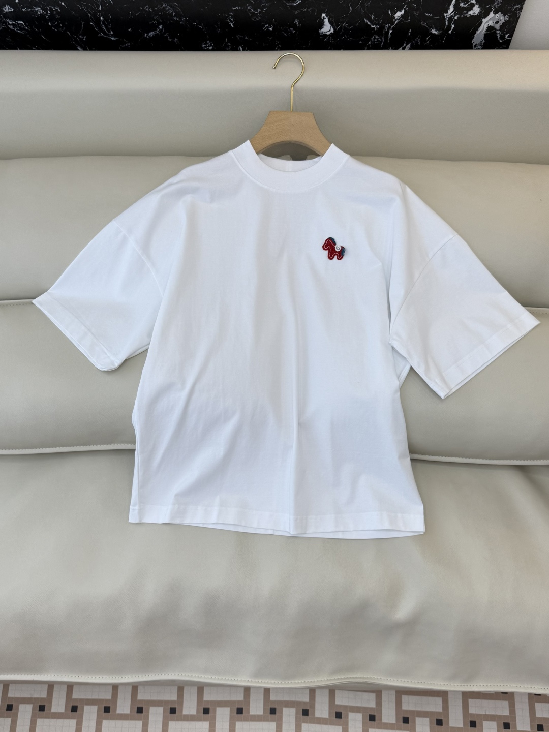 NO:716299,AD053# short-sleeved T-shirt handmade three-dimensional pony loose version short-sleeved T-shirt white black SML,,T-shirt,tees,t-shirt,19860909AD053#短袖T恤 手工立体小马 宽松版 短袖T恤 白色 黑色 SML,,T-shirt,tees，t-shirt,,Women's clothing