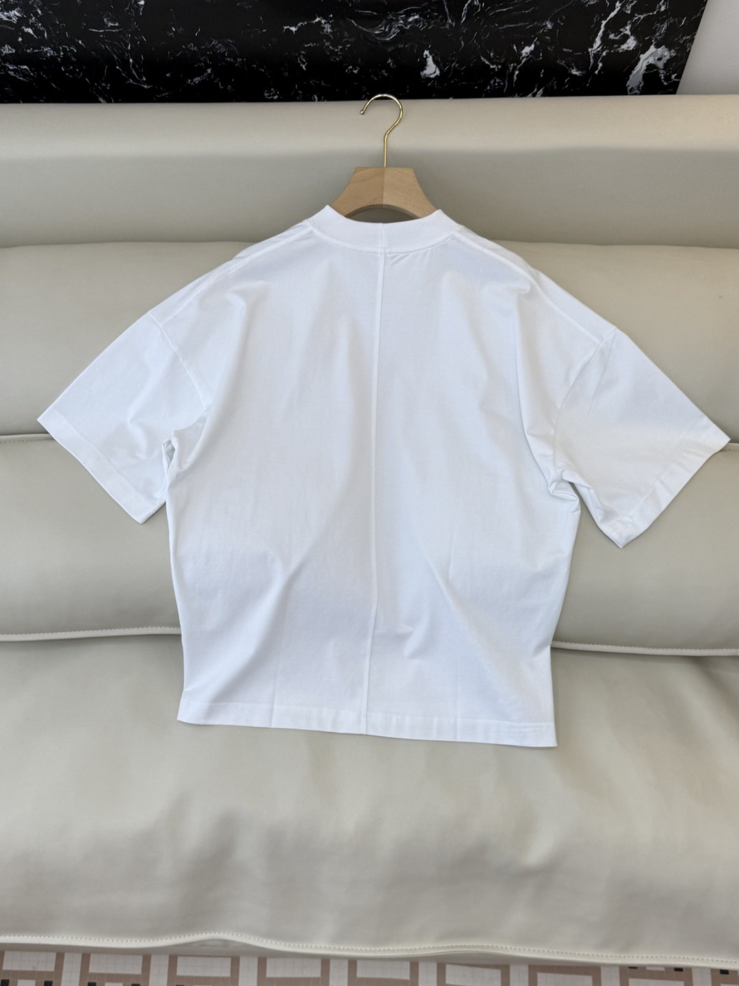 AD053#短袖T恤‼️手工立体小马 宽松版 短袖T恤 白色 黑色 SML