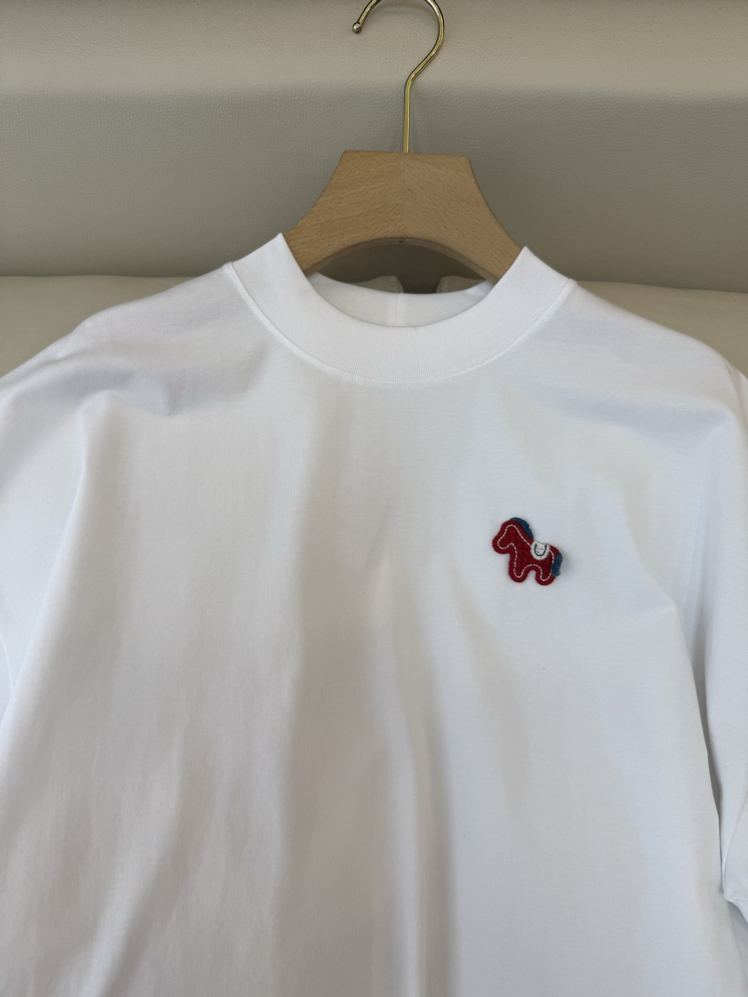 AD053#短袖T恤‼️手工立体小马 宽松版 短袖T恤 白色 黑色 SML