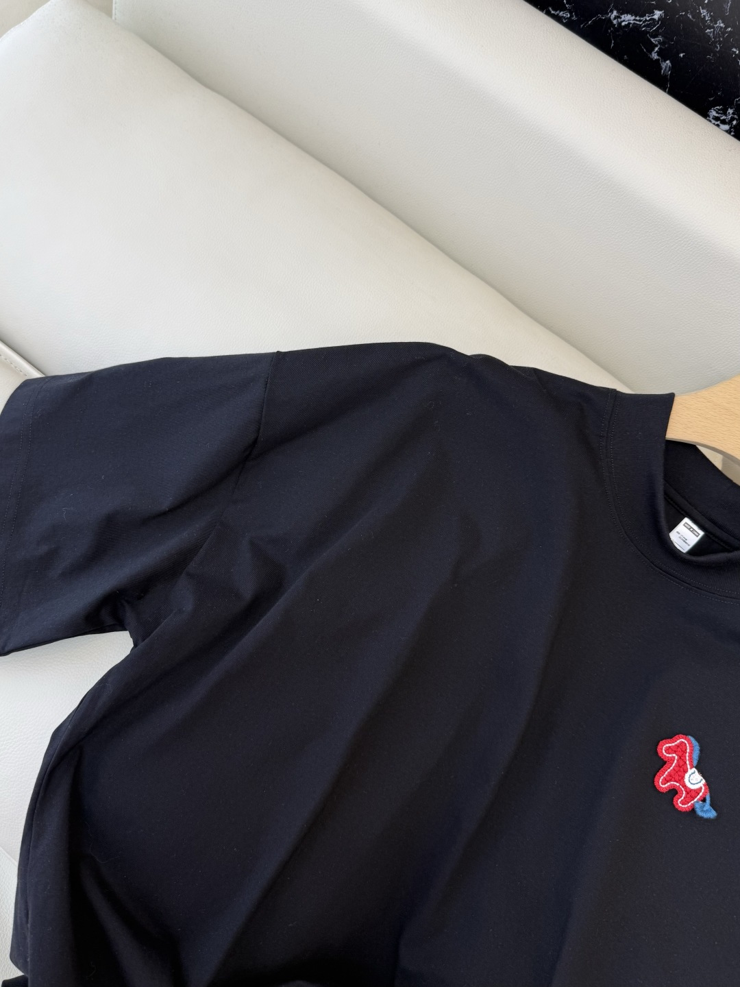 AD053#短袖T恤‼️手工立体小马 宽松版 短袖T恤 白色 黑色 SML