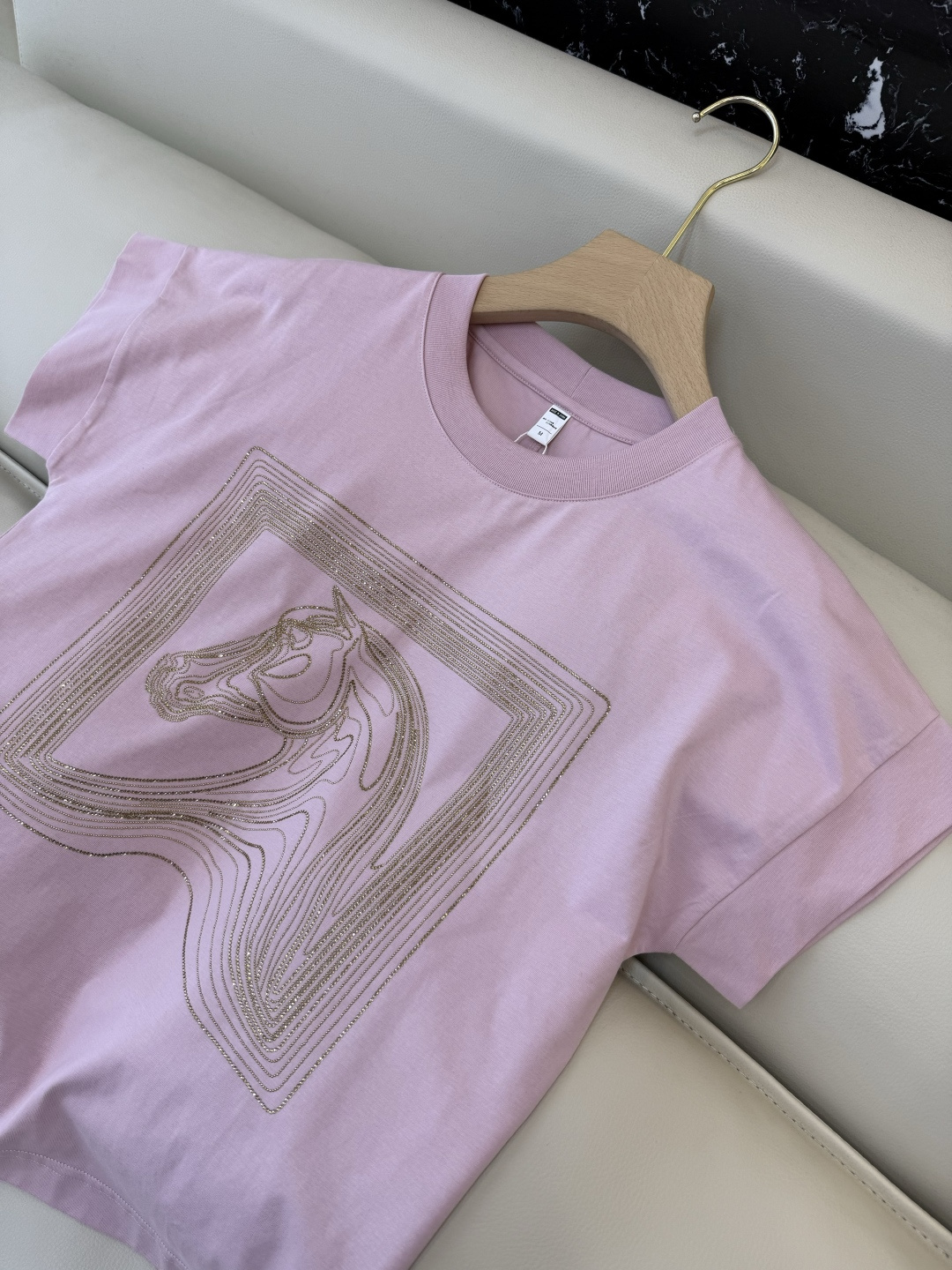 AD022#短袖T恤‼️手工钉珠 绣马 短袖T恤 白色 黑色 粉色 灰色 MLXL