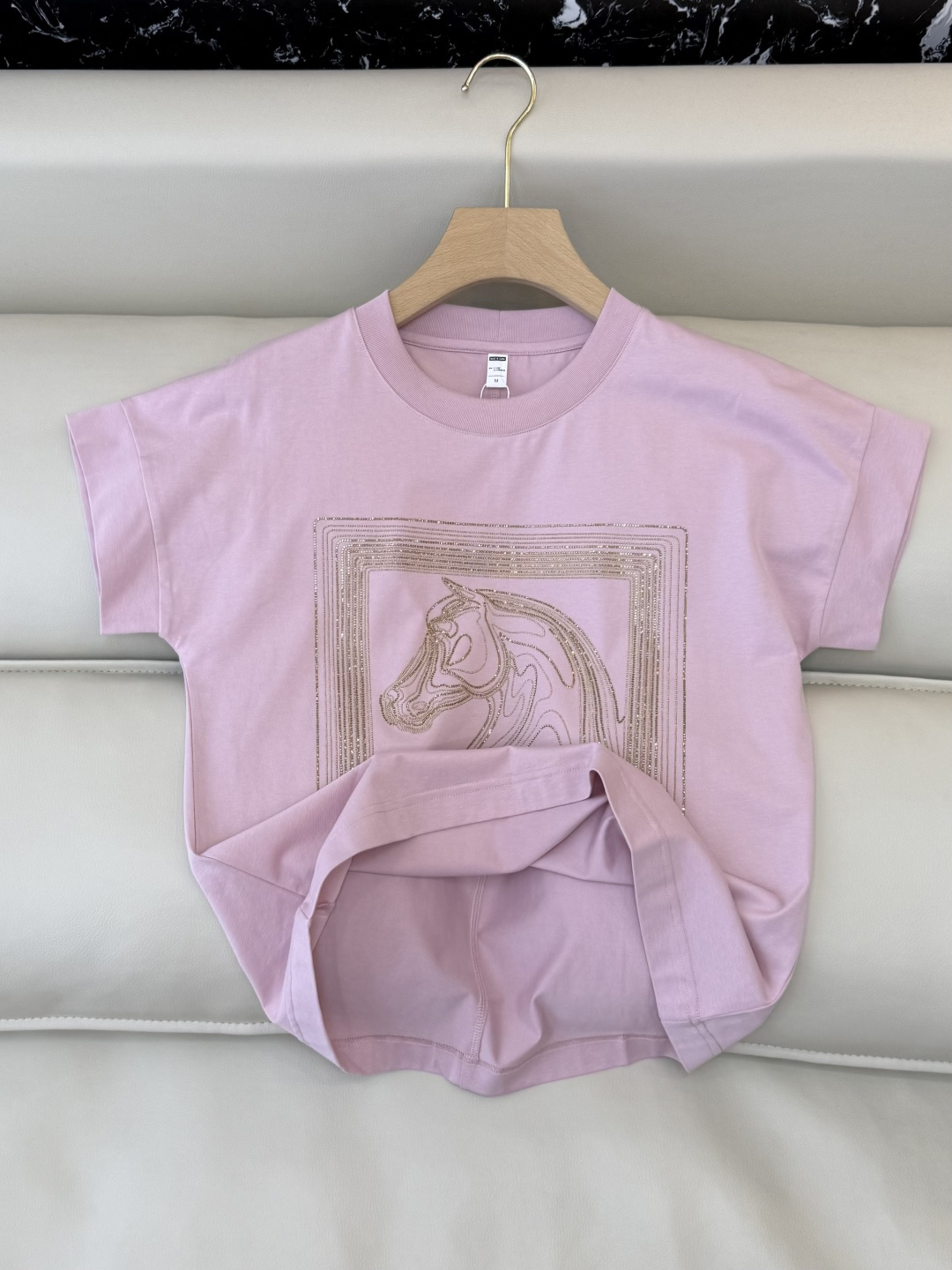 AD022#短袖T恤‼️手工钉珠 绣马 短袖T恤 白色 黑色 粉色 灰色 MLXL