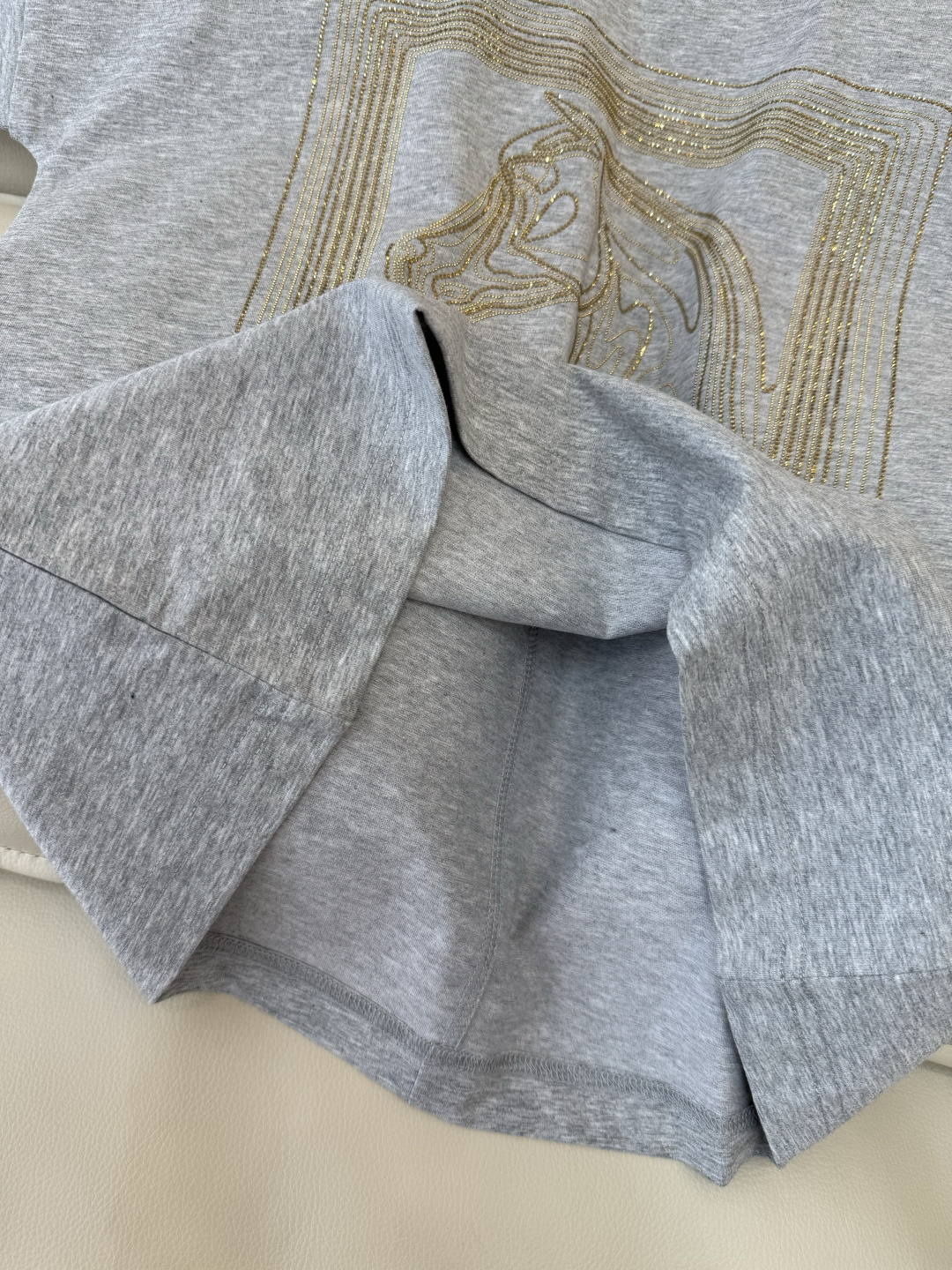 AD022#短袖T恤‼️手工钉珠 绣马 短袖T恤 白色 黑色 粉色 灰色 MLXL