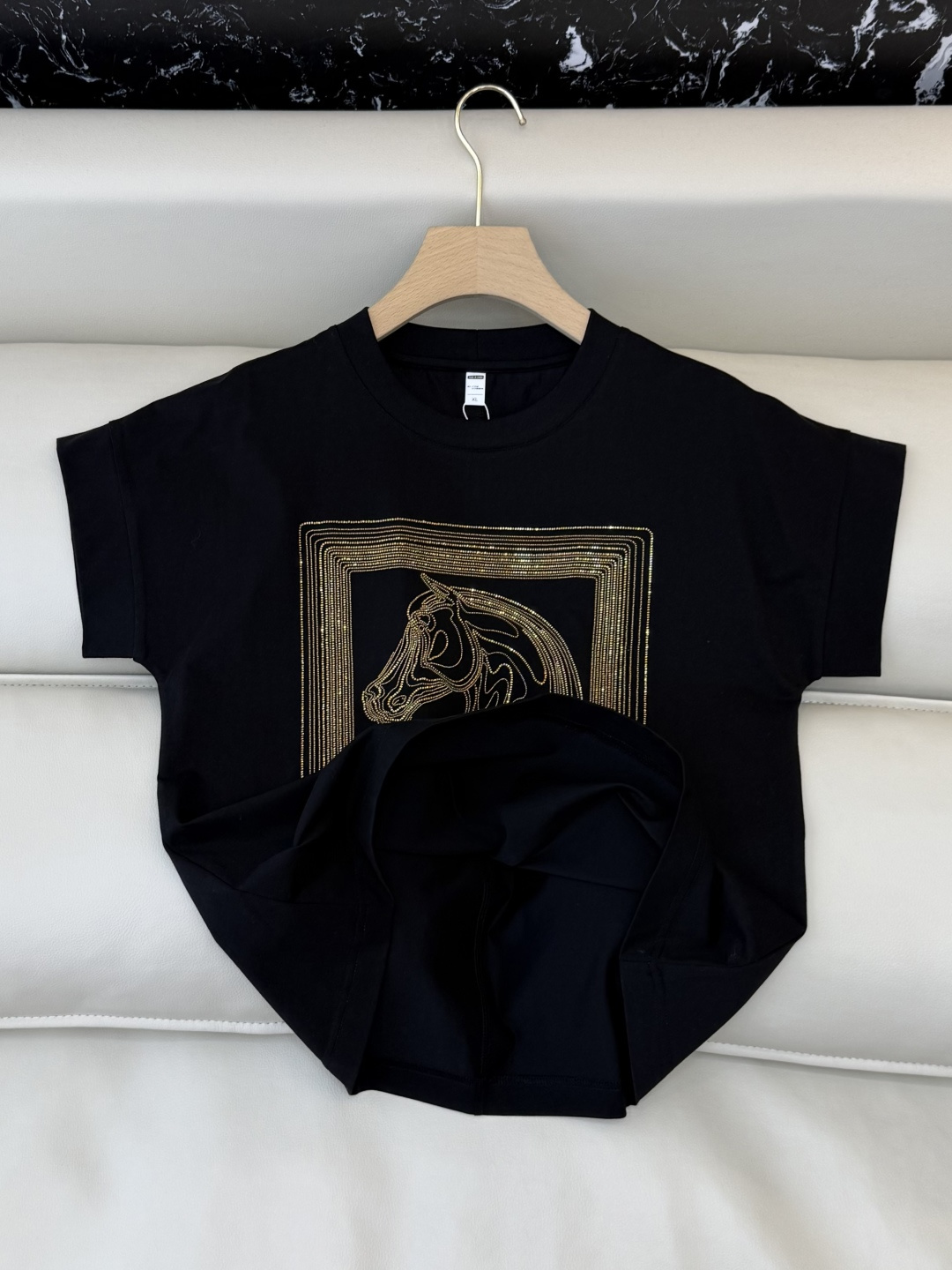 AD022#短袖T恤‼️手工钉珠 绣马 短袖T恤 白色 黑色 粉色 灰色 MLXL